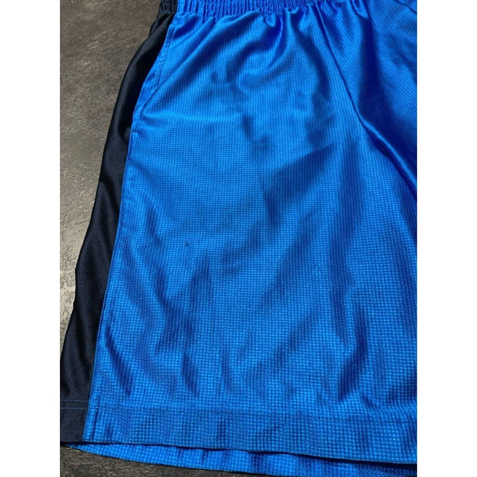 Nike VINTAGE Nike Mens Athletic Basketball Shorts Blue Stripe 32 Inch Waist L Microfiber Running Gym Size US 33 - 3 Thumbnail