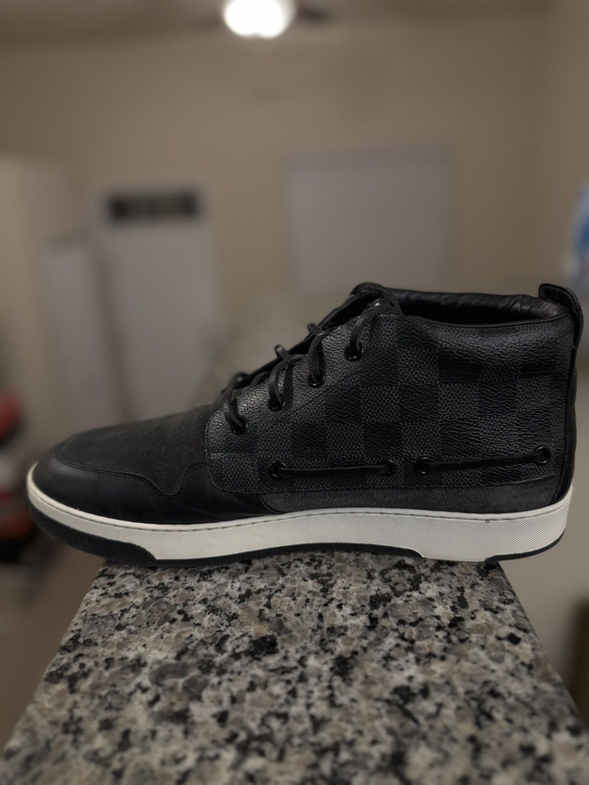 Louis Vuitton 8LV/9US Louis Vuitton Damier Black Mid Top Sneakers Size US 9 / EU 42 - 10 Thumbnail