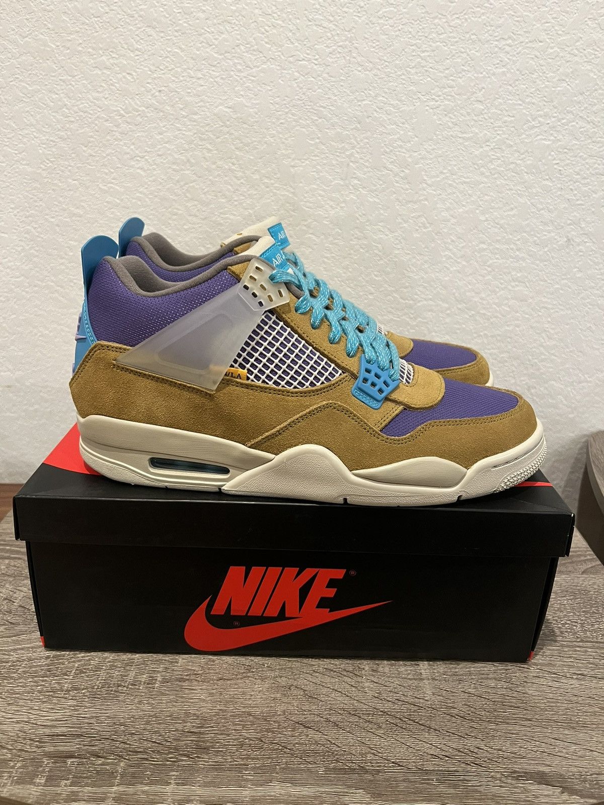Jordan Brand × Union LA Jordan 4 Union Desert Moss Size US 10.5 / EU 43-44 - 2 Thumbnail