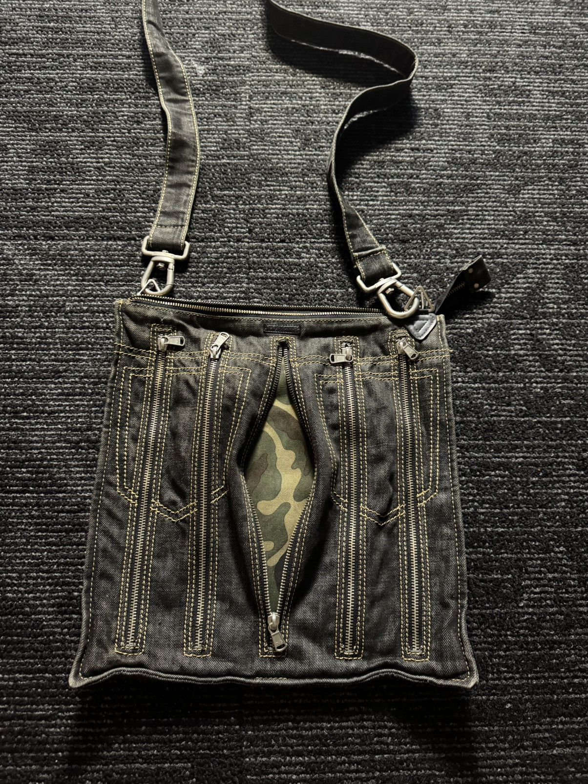 Dolce & Gabbana Vintage Dolce Gabbana Denim Messenger Bag Size ONE SIZE - 3 Thumbnail