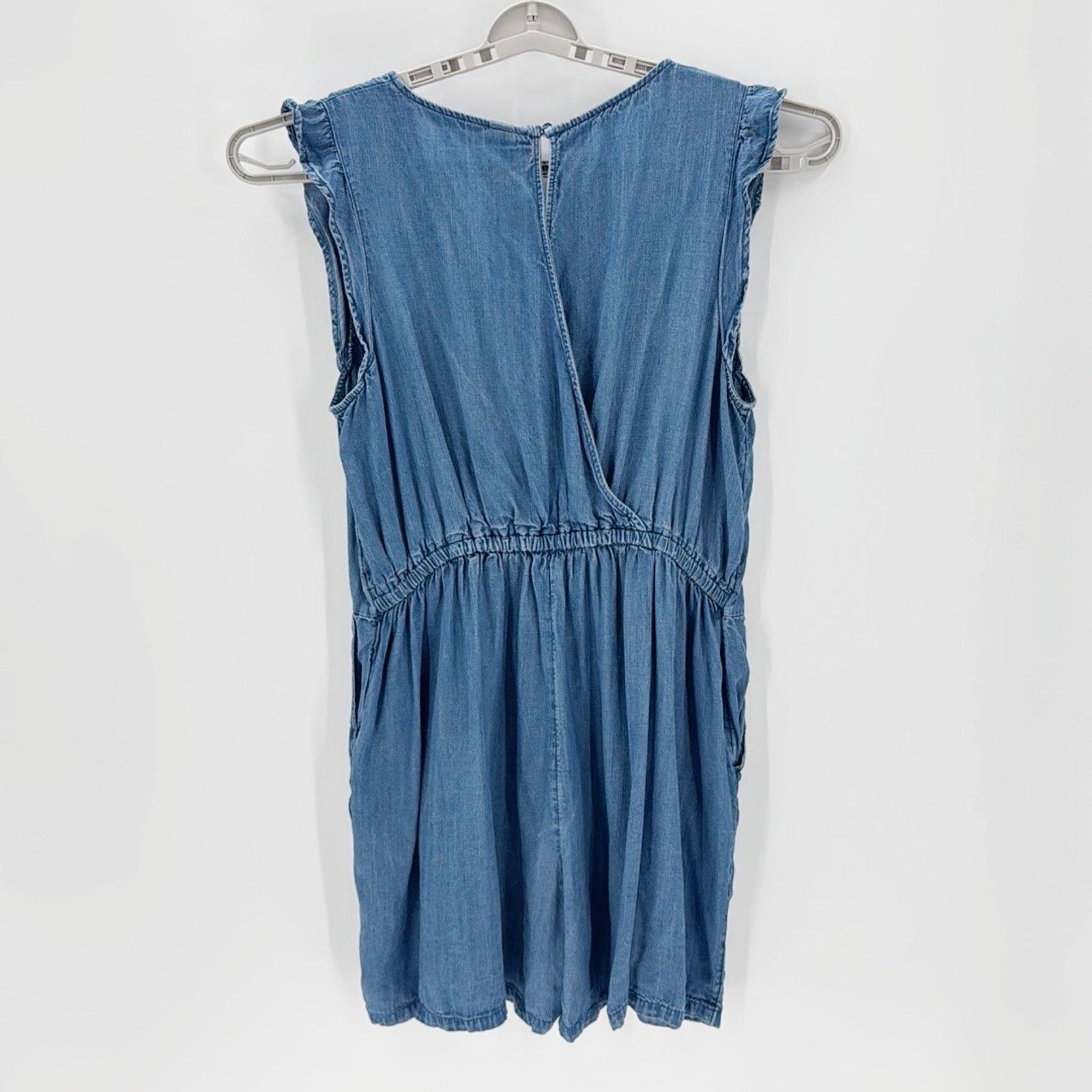 Old Navy Old Navy chambray Lightweight Denim Sleeve Romper size XL Size 36" / US 14 / IT 50 - 2 Thumbnail