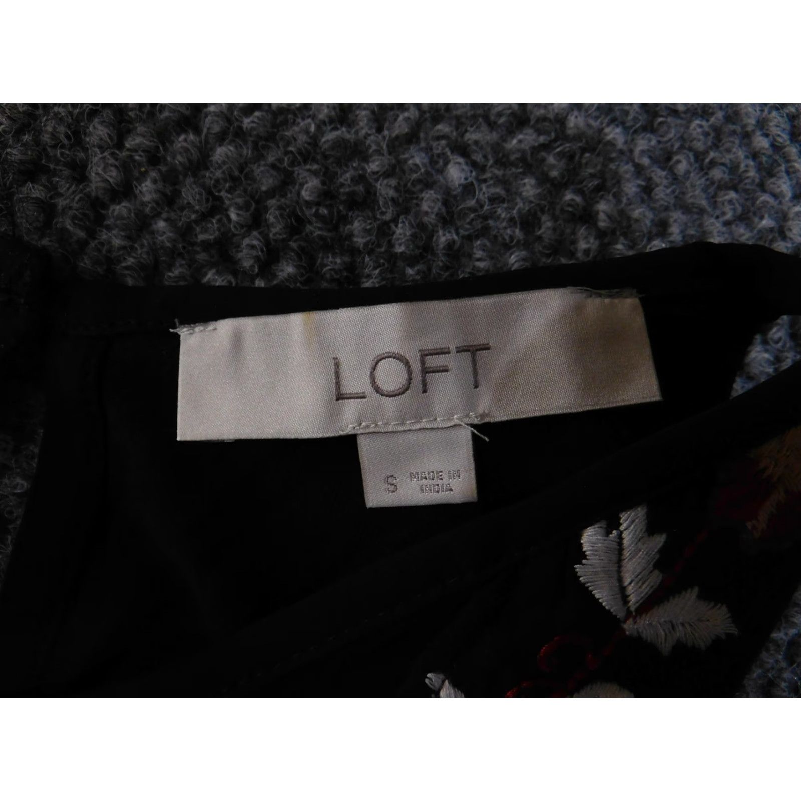 Loft LOFT Sleeveless Top Womens Small Black Embroidered Floral Ruffle Tank Blouse Size S / US 4 / IT 40 - 3 Thumbnail