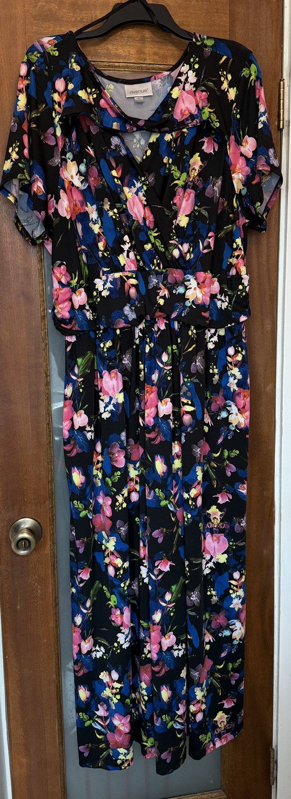 Avenue Avenue Women Black Floral Orchid Keyhole Maxi Dress Size 3XL / US 20-22 - 1 Thumbnail
