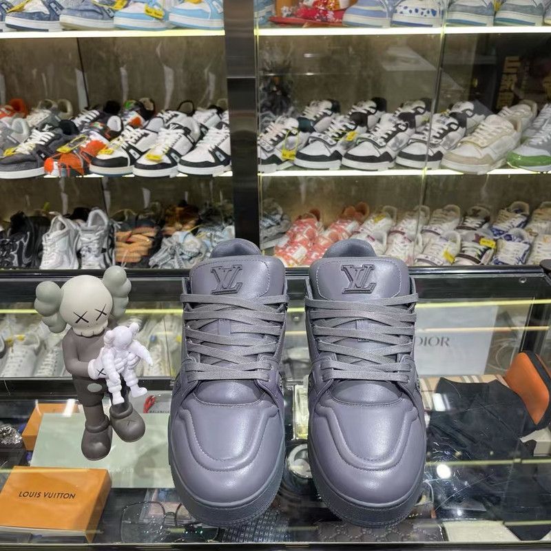 Louis Vuitton Louis Vuitton Men's Low-Top Trainer Sneakers -2508 Size US 11 / EU 44 - 1 Thumbnail