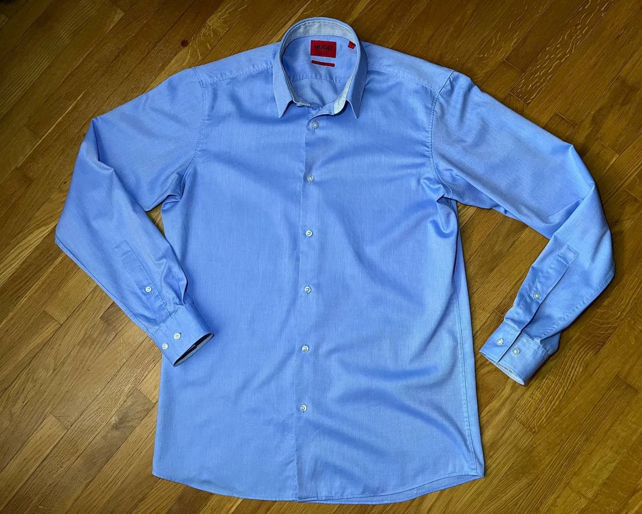 Hugo Boss Hugo Boss classic light blue formal shirt Size US L / EU 52-54 / 3 - 1 Thumbnail