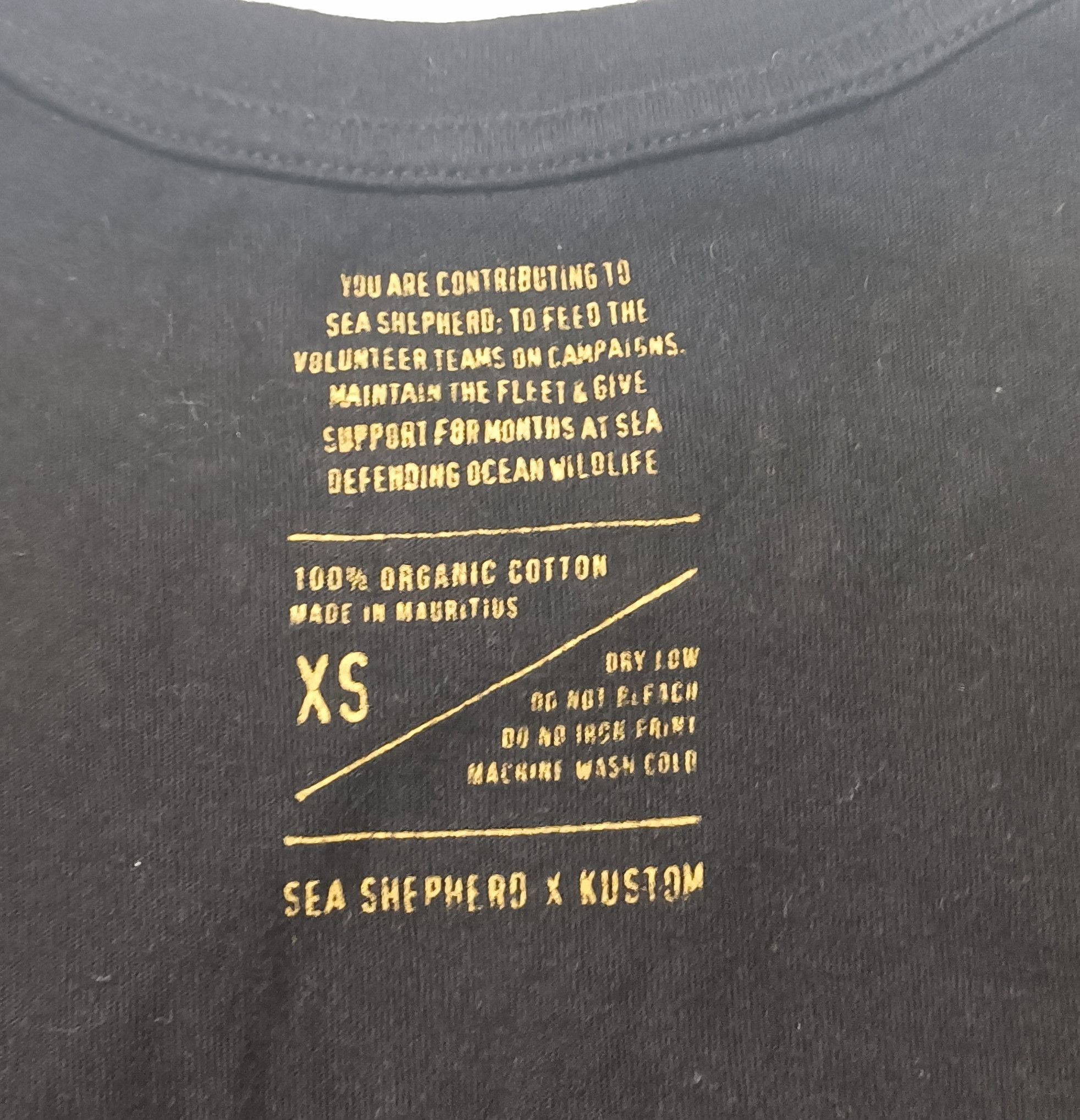 Designer Sea Shepherd Jolly Roger Black T shirt Skull Whale Wars Size US M / EU 48-50 / 2 - 5 Thumbnail