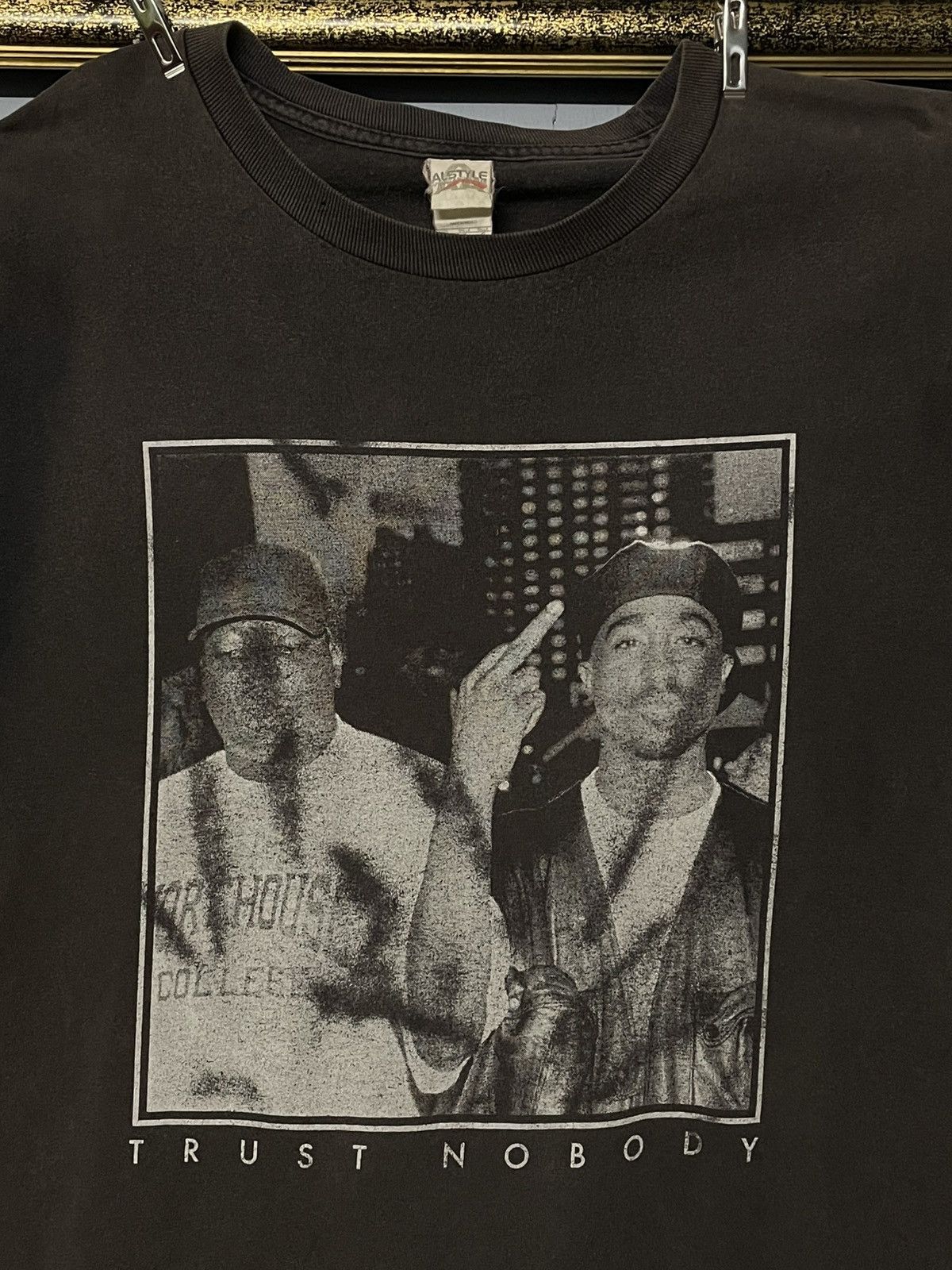 Band Tees Vintage Original Tupac & Notorius Big Trust Nobody Sunfaded Size US L / EU 52-54 / 3 - 3 Thumbnail