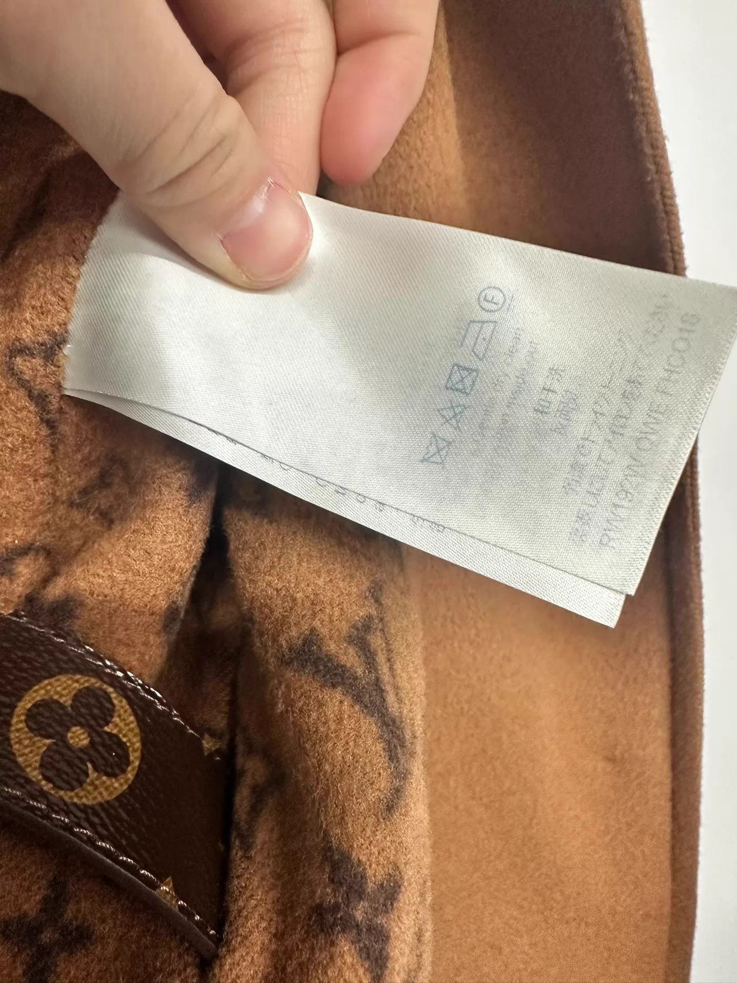 Louis Vuitton LV All Over Logo Coat Size 38 Size S / US 4 / IT 40 - 4 Thumbnail
