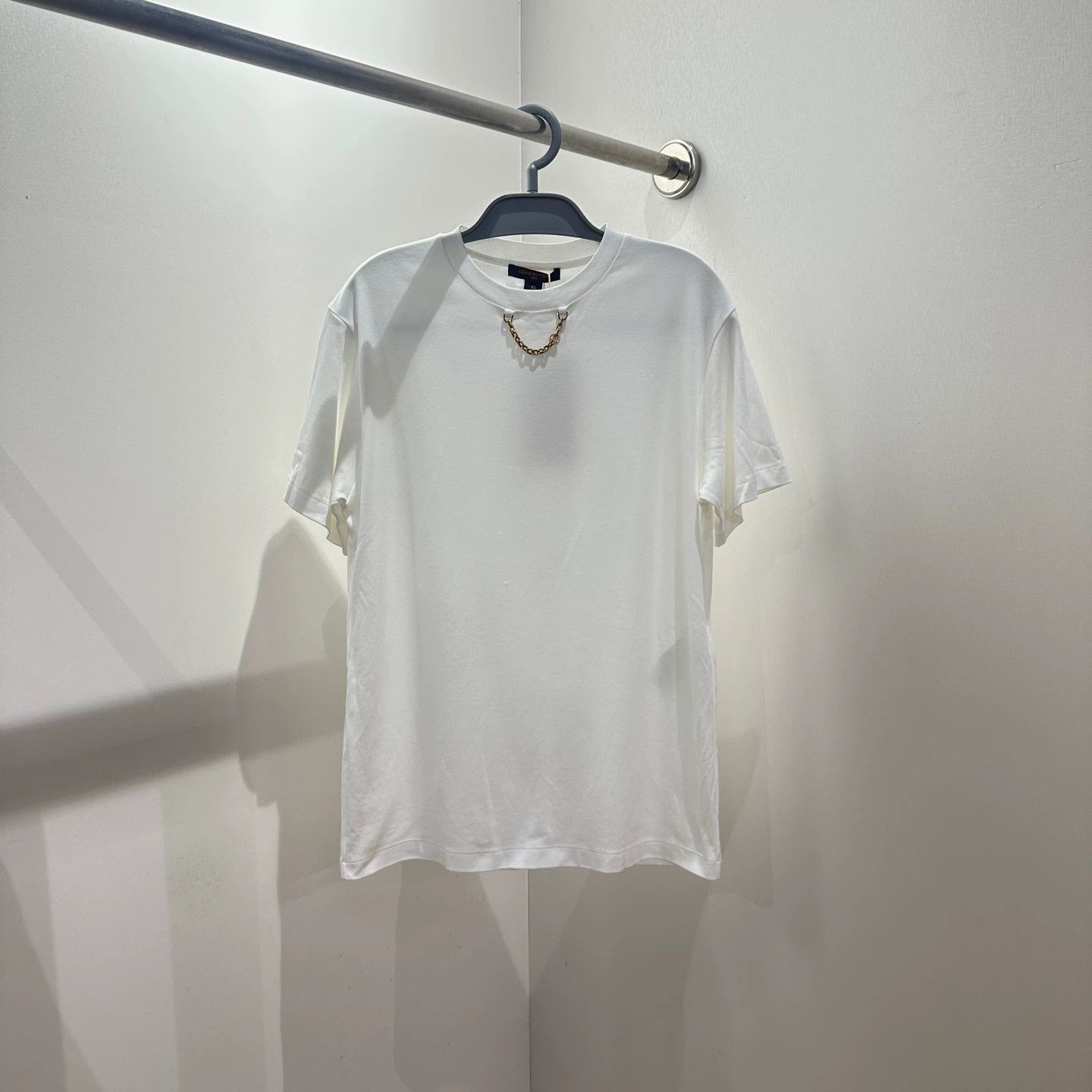 Louis Vuitton Louis Vuitton May890 chain s/s tee white women's xs Size XS / US 0-2 / IT 36-38 - 1 Thumbnail
