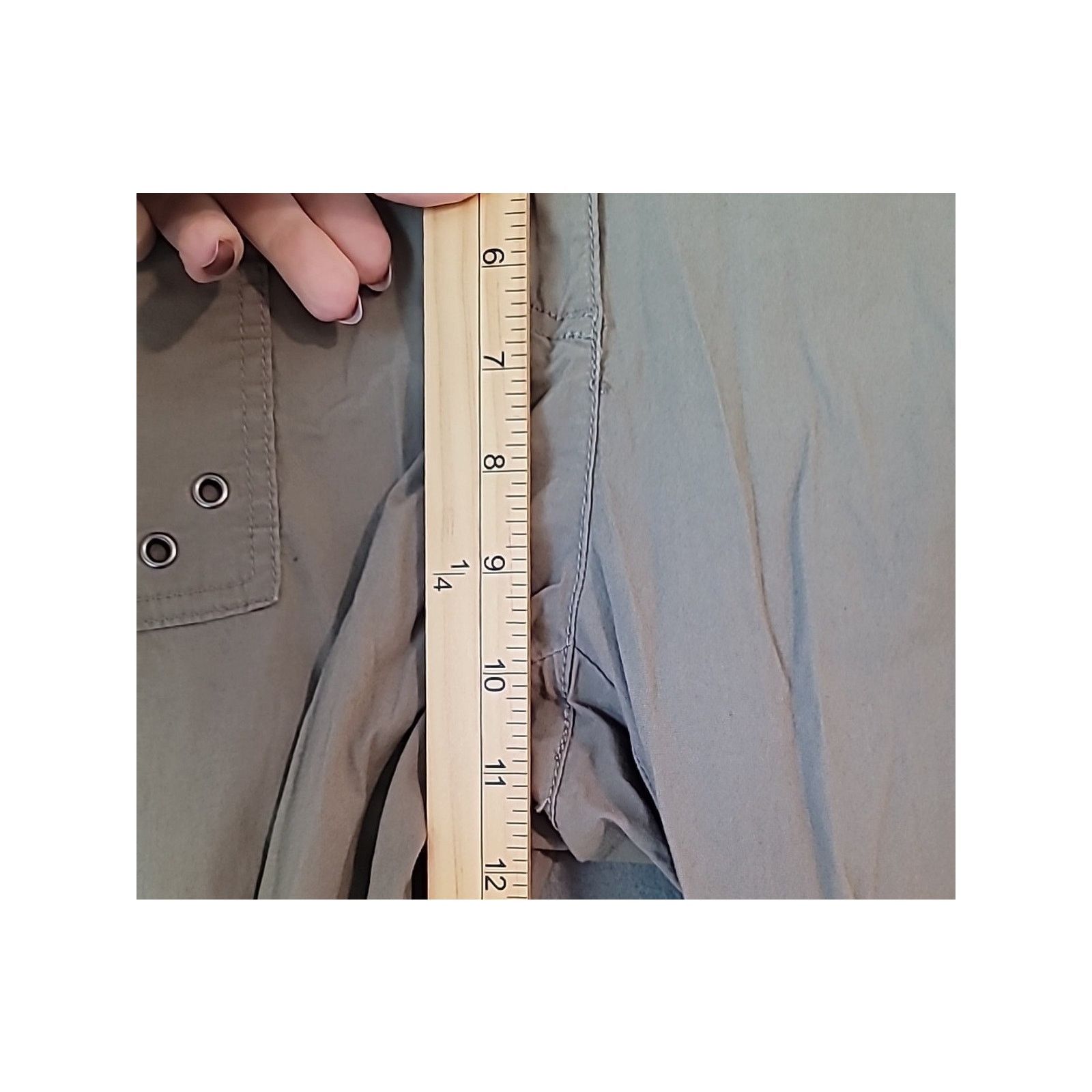 Chicos Chico’s Convertible Cargo Pants Beige Crop 0.5 Utility Size 30" / US 8 / IT 44 - 5 Thumbnail