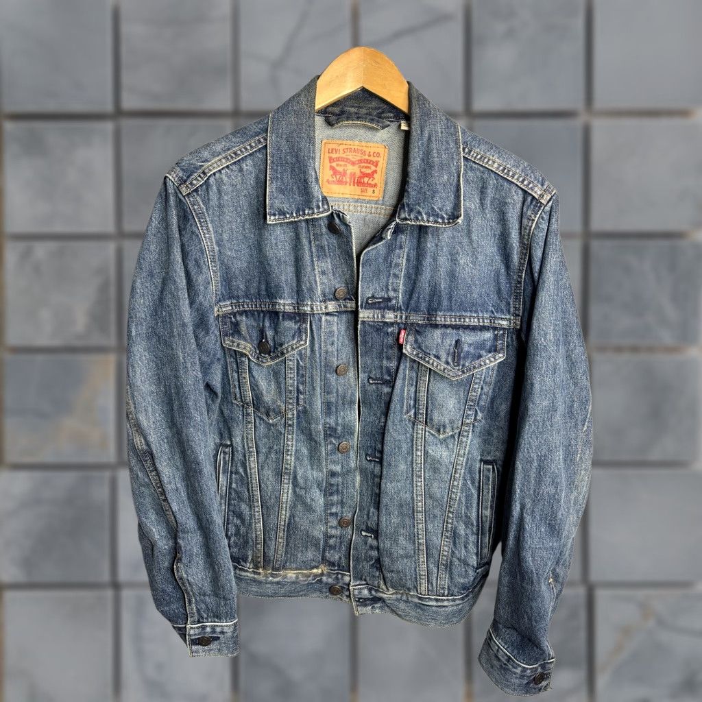 Levi's Levis Denim Jacket Mens Small Blue Trucker Embroidered Earth Patch Distressed Size US S / EU 44-46 / 1 - 1 Thumbnail