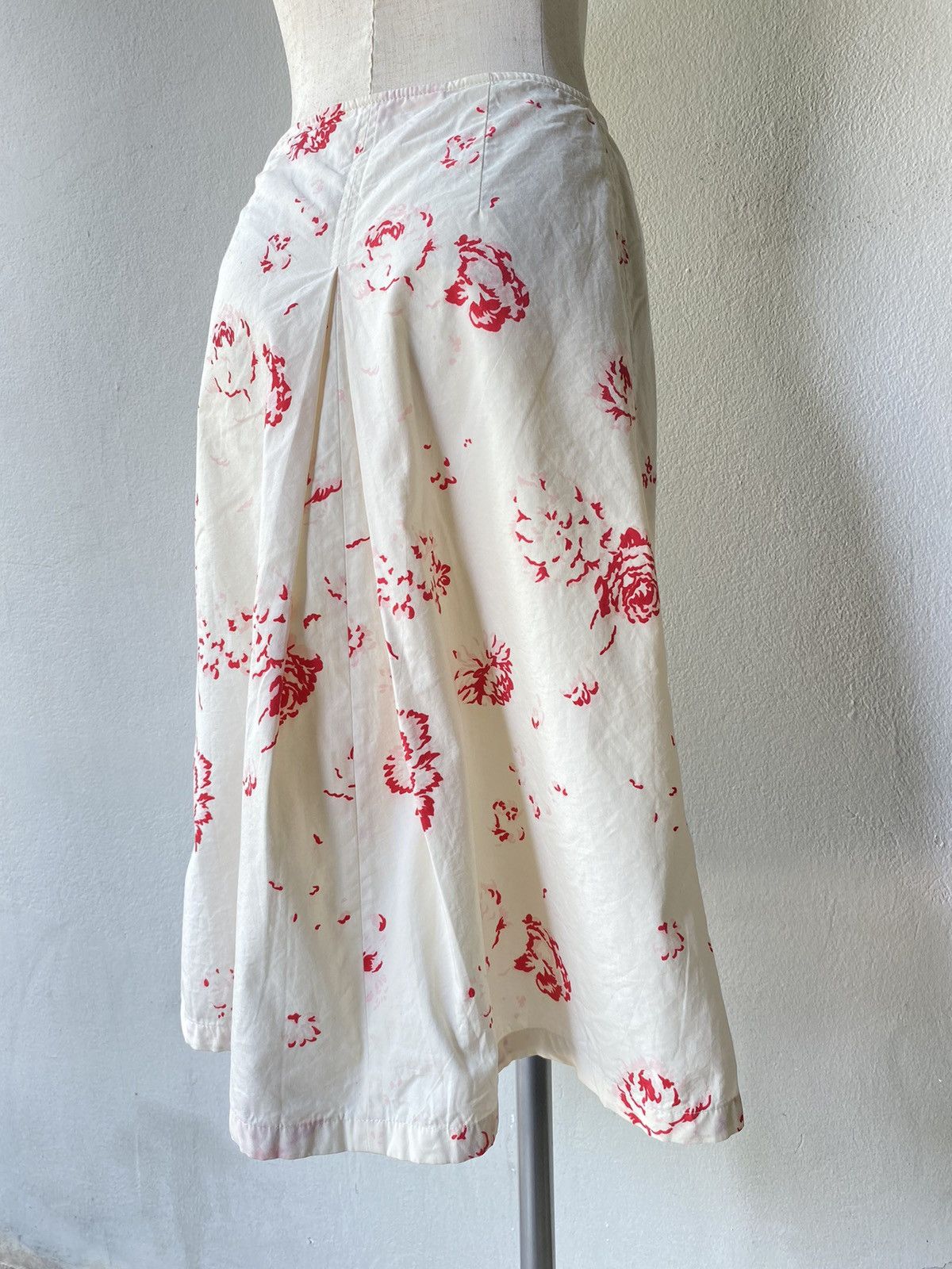 Marni MARNI Red Floral Print Skirt. Size 28" / US 6 / IT 42 - 12 Thumbnail