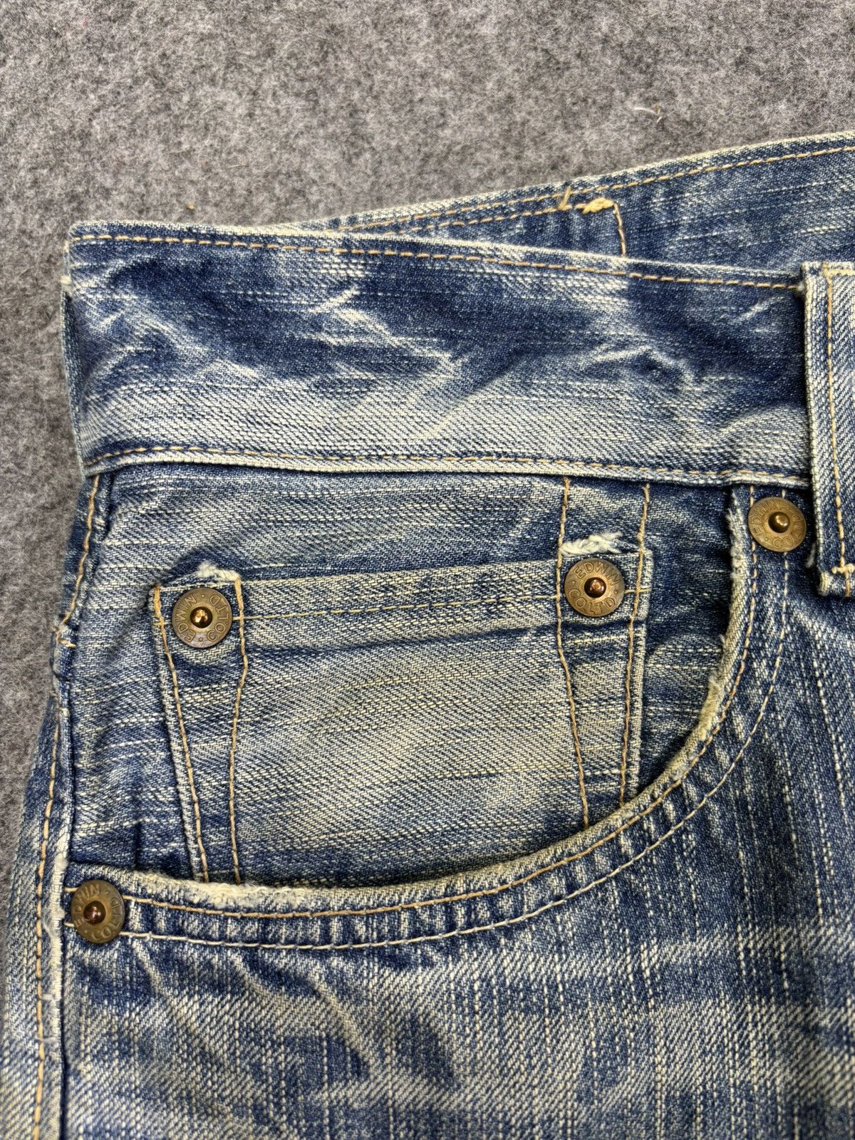 Edwin 💥Flare💥Edwin 503 Insane Fades Medium Wash Denim F910 Size US 33 - 5 Thumbnail