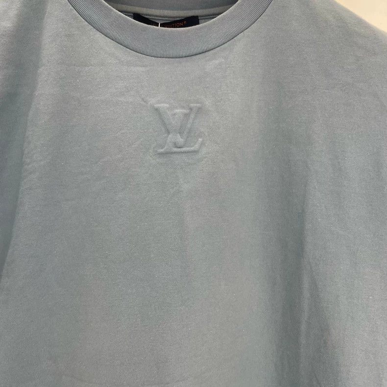 Louis Vuitton Louis Vuitton Embossed logo short sleeve T-shirt Size US L / EU 52-54 / 3 - 1 Thumbnail
