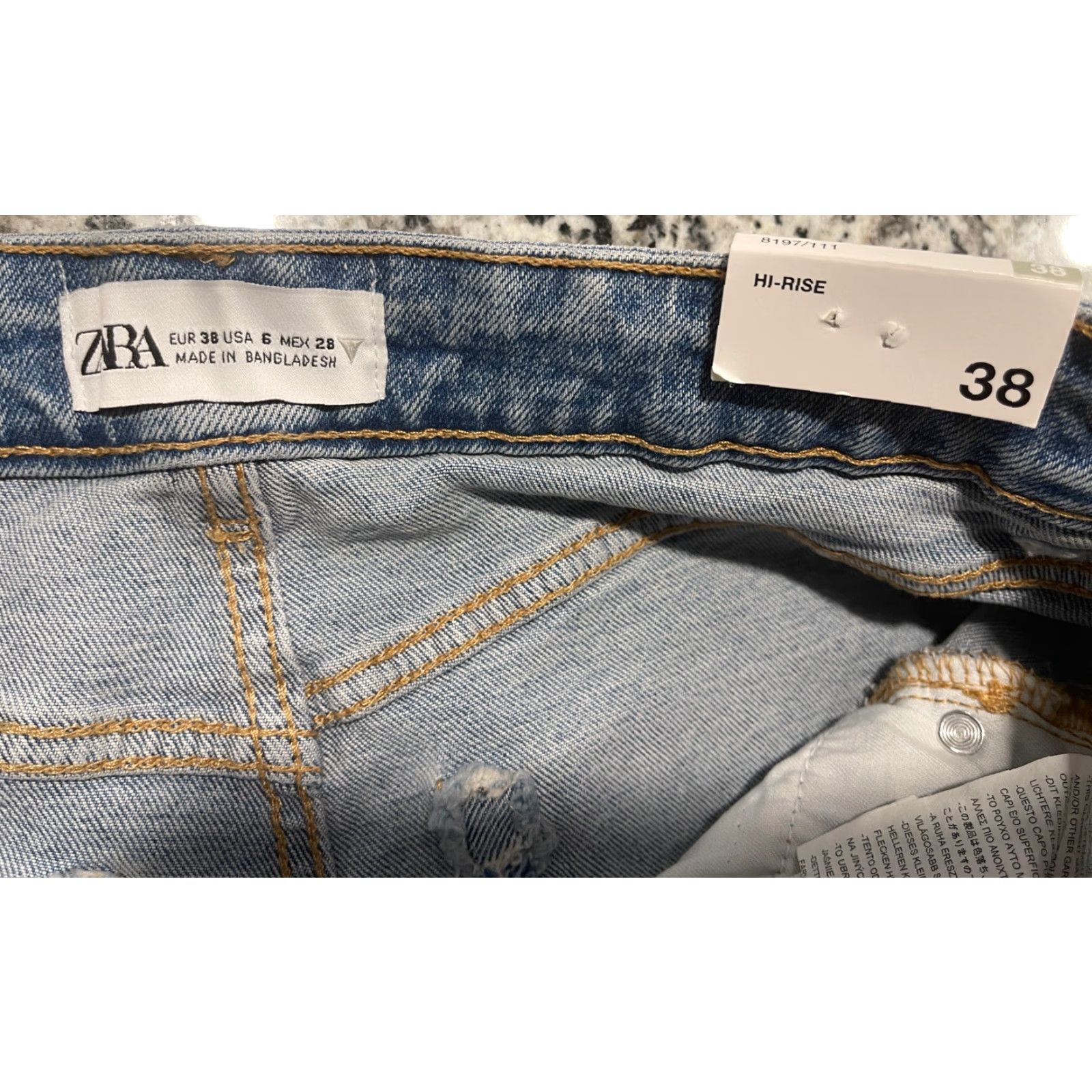 Zara ZARA Shorts Woman Light BLUE HI-RISE DENIM NWT Frayed hem Size 6 Size 28" / US 6 / IT 42 - 4 Thumbnail