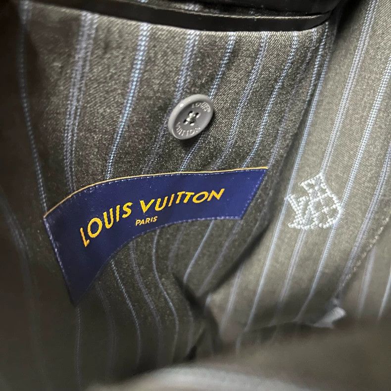 Louis Vuitton Louis Vuitton Black Vertical Stripe Suit Collar Single Bre Size 50R - 4 Thumbnail