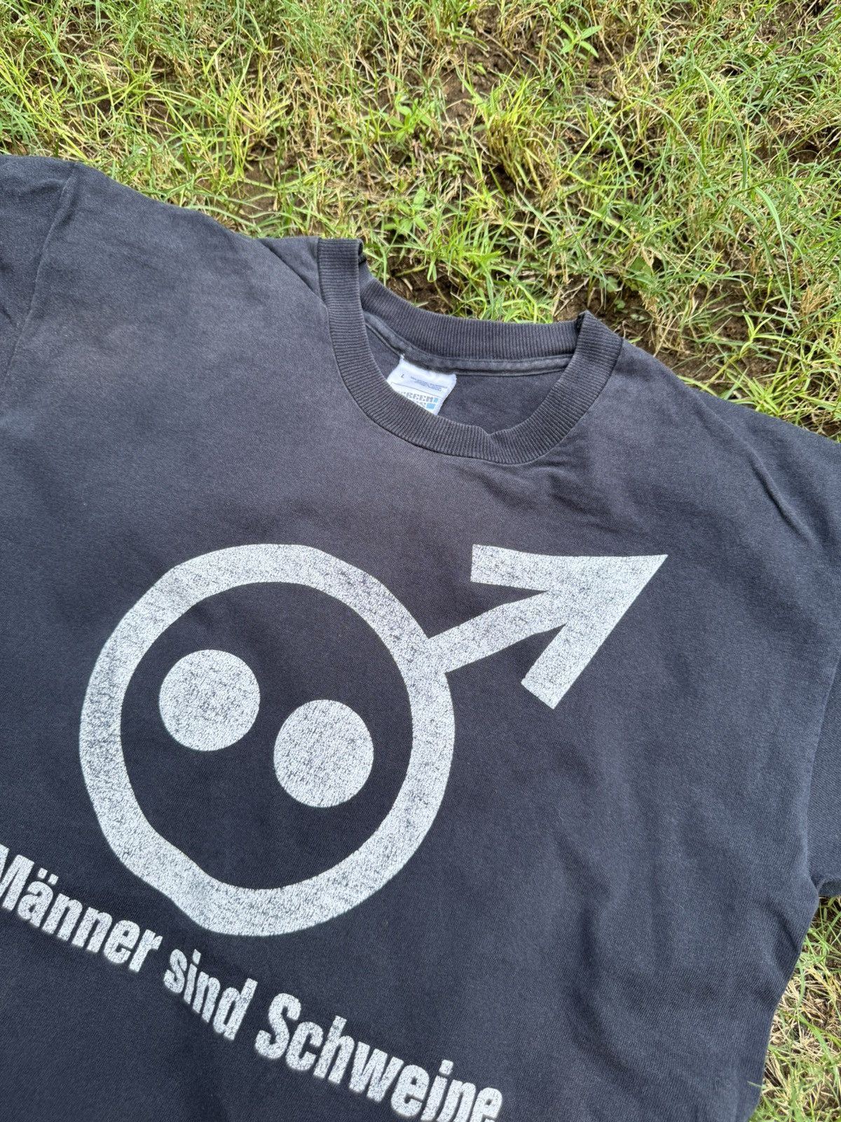 Vintage Vintage Männer sind Schweine T-shirt 90s Size US L / EU 52-54 / 3 - 6 Thumbnail