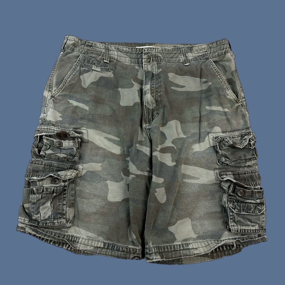 Vintage VINTAGE Plugg Shorts Mens 38 Woodland Camo Utility Cargo Skate Grunge Y2K Shorts Mens 38 Woodland Camo Utility Cargo Skate Grunge Y2K Size US 38 / EU 54 - 1 Thumbnail