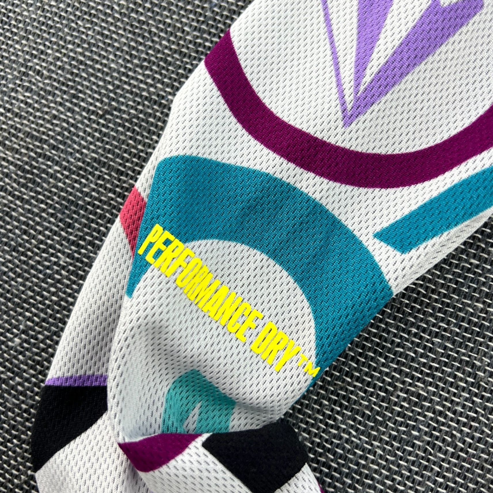 Volcom Volcom One-Piece Jumpsuit Geometric Multicolor L Regular Unisex Adults Long Sleeve Polyester V-Science Performance Dry Size 36" / US 14 / IT 50 - 5 Thumbnail
