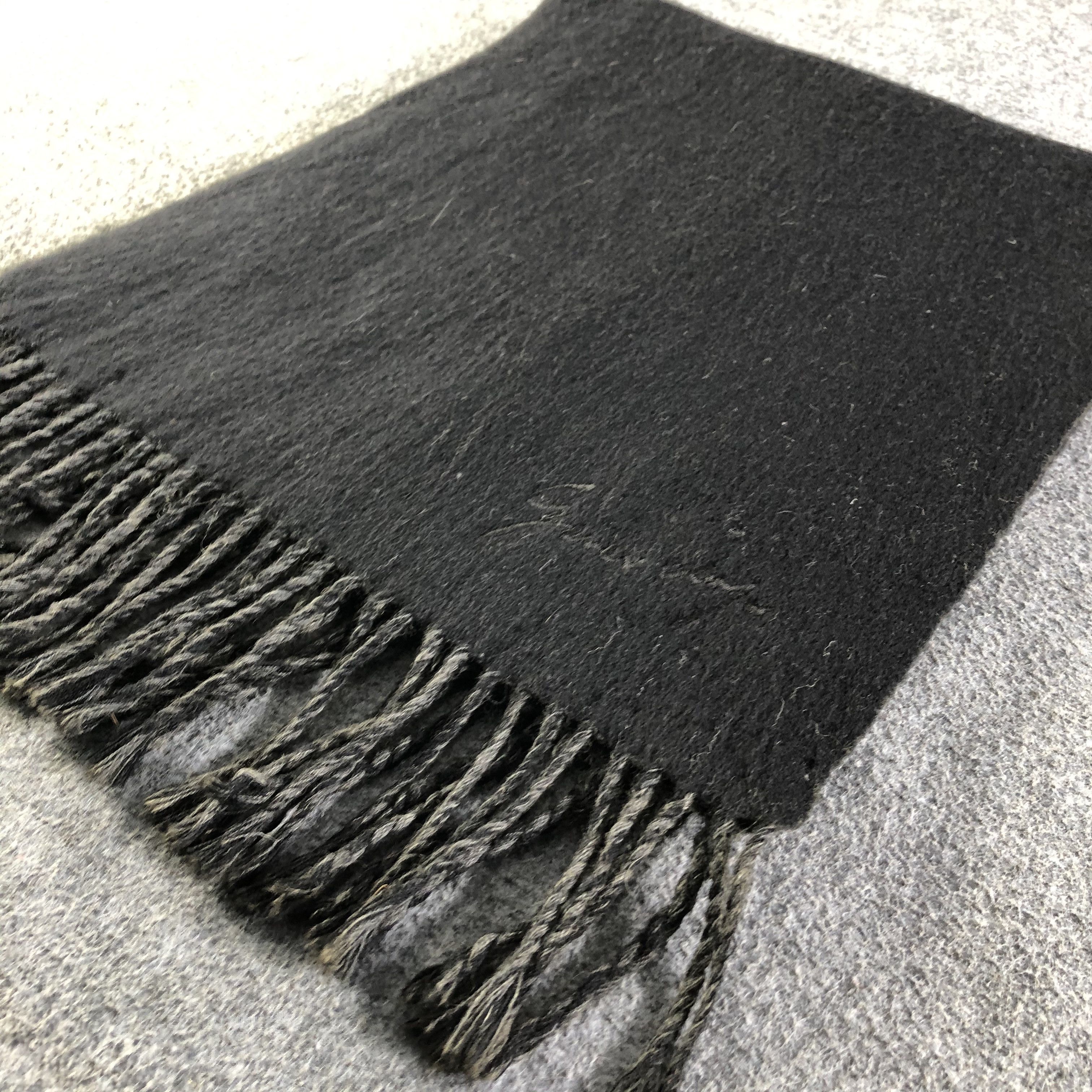 Vintage Givenchy Scarf / Muffler / Neckwear P351 Size ONE SIZE - 5 Thumbnail