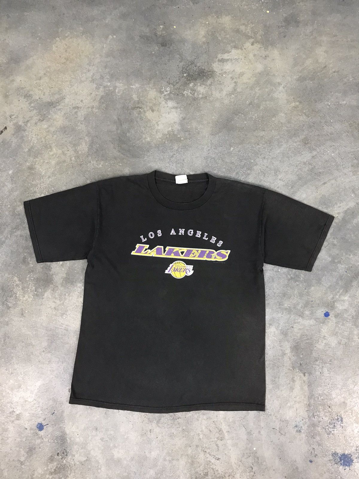 Vintage Vintage Distressed Lee Los Angeles Lakers Tee mlb nba Size US L / EU 52-54 / 3 - 1 Thumbnail