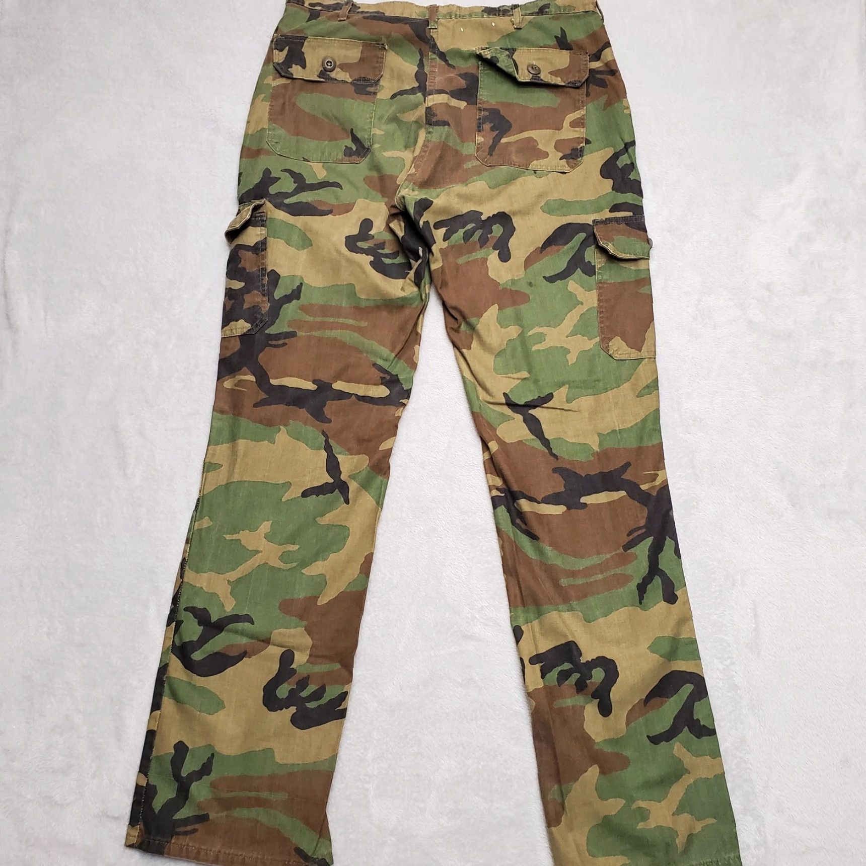 Vintage VINTAGE Cabela's Camouflage Pants Mens 35x33 Green Woodland Cotton 70s USA Cargo Pants Mens Size US 35 - 7 Thumbnail