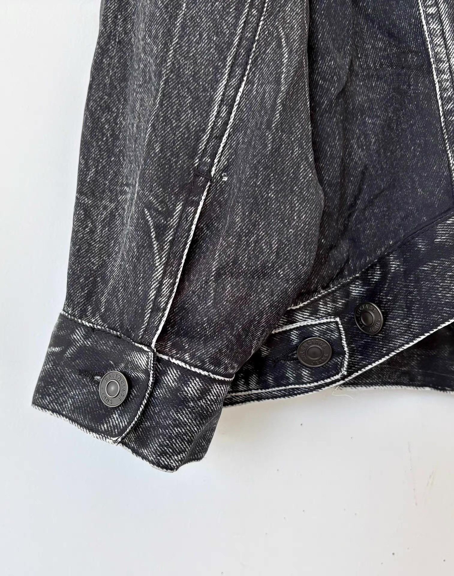 Balenciaga Balenciaga Men's Denim Print Lightweight Jacket Ｑ21 Size US XS / EU 42 / 0 - 6 Thumbnail