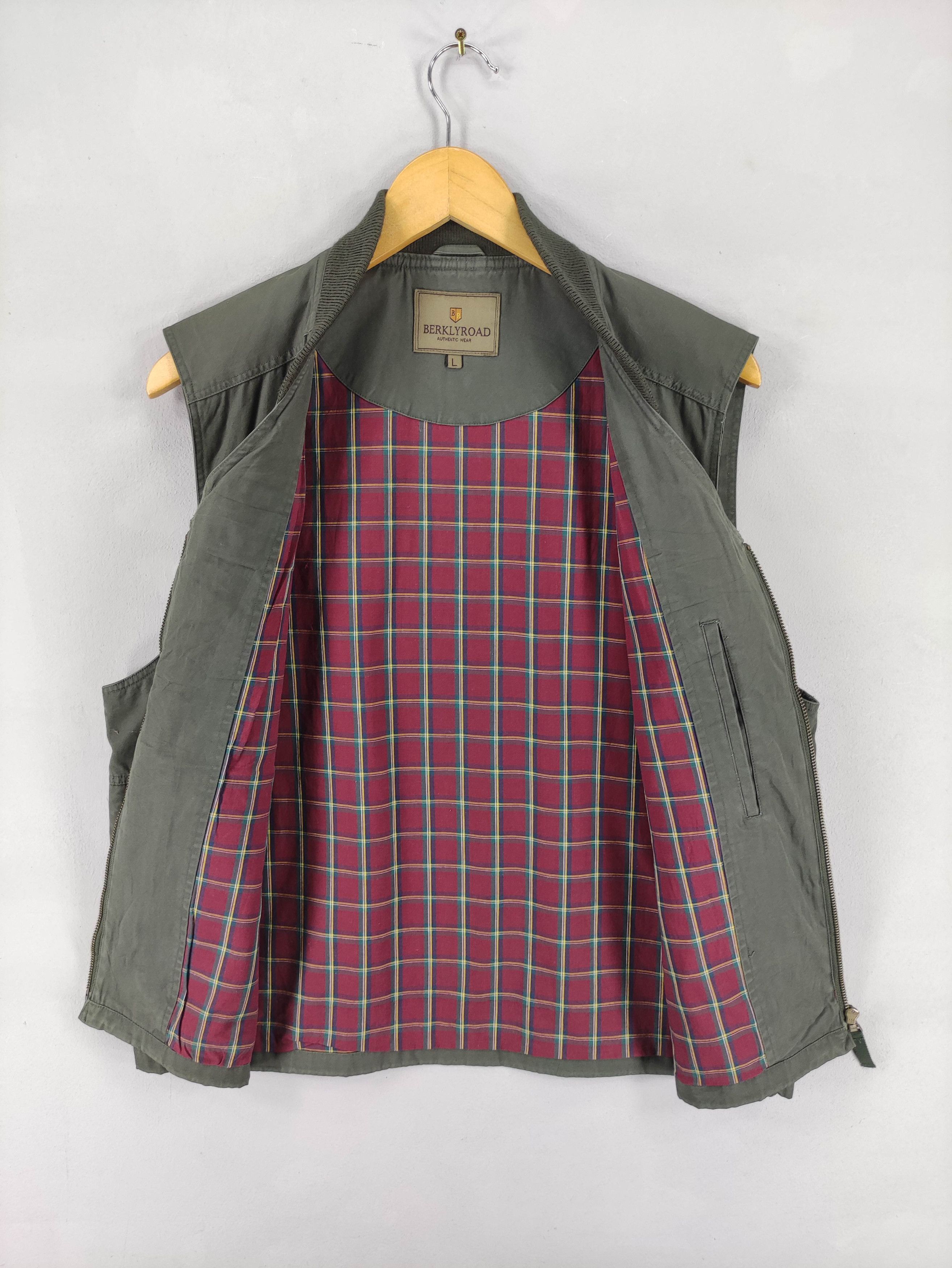 Vintage Vintage Berklyroad Vest Outdoor Tactical Poket Zipper Size US L / EU 52-54 / 3 - 4 Thumbnail