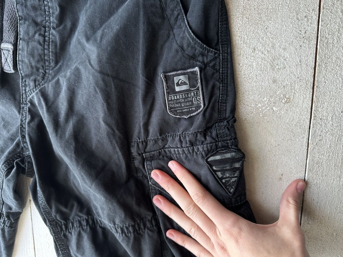 Quiksilver 🚨VNTG Quiksilver CARGO Shorts Big Logo Y2K Style 90s Surfing Size US 28 / EU 44 - 4 Thumbnail