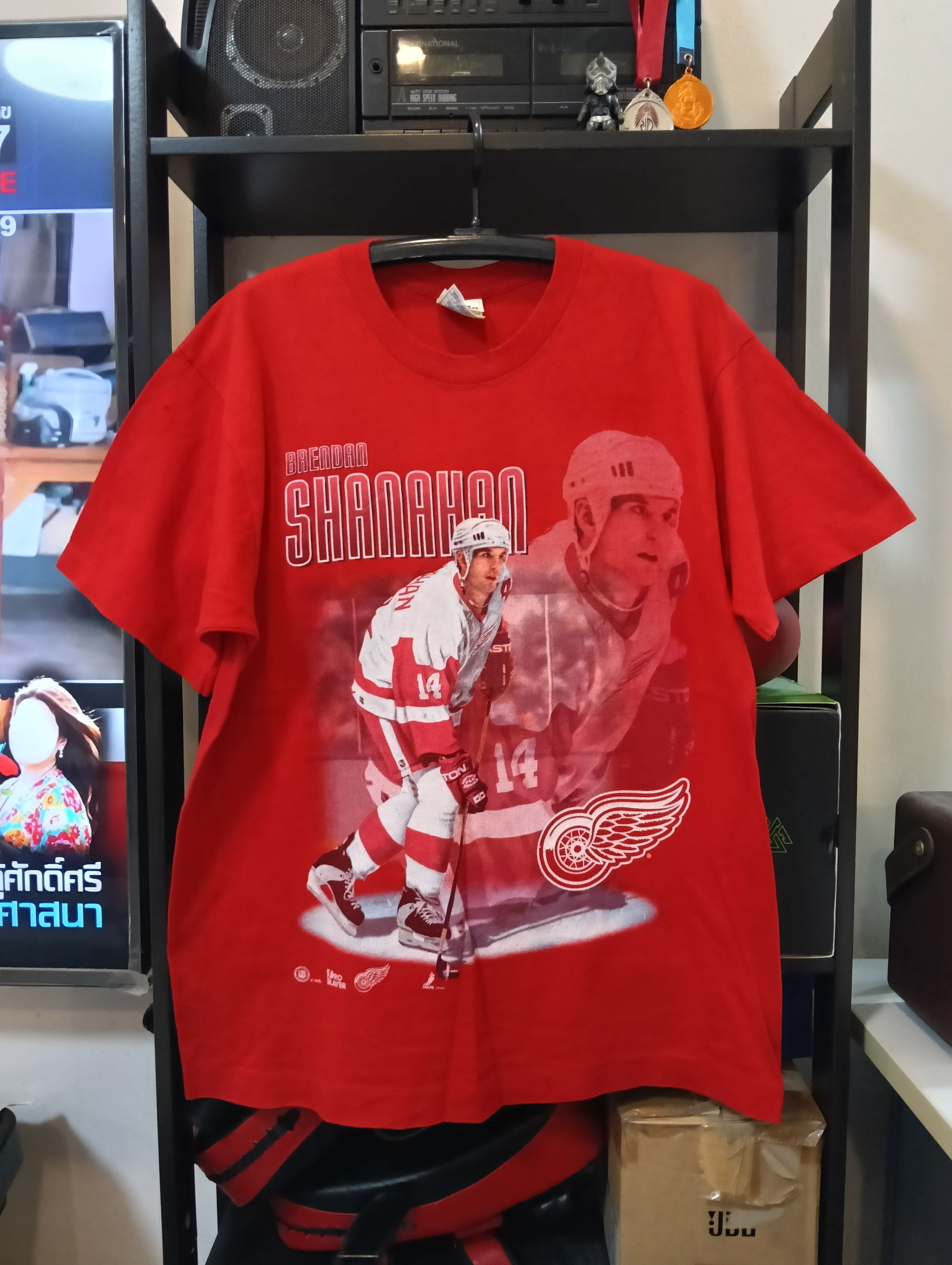 Other Detroit red wing Brendan shanahan vintage t shirt size L. Size US L / EU 52-54 / 3 - 1 Thumbnail