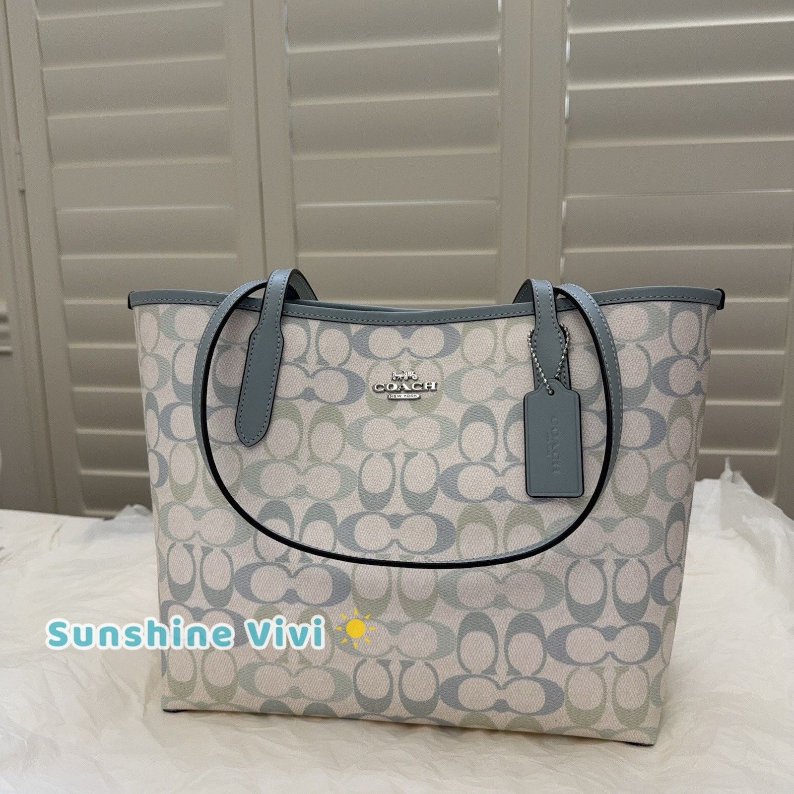 Coach NWT Coach Medium City Tote Bag Pretty CDZ09 CHALK/BLUE Size ONE SIZE - 1 Thumbnail