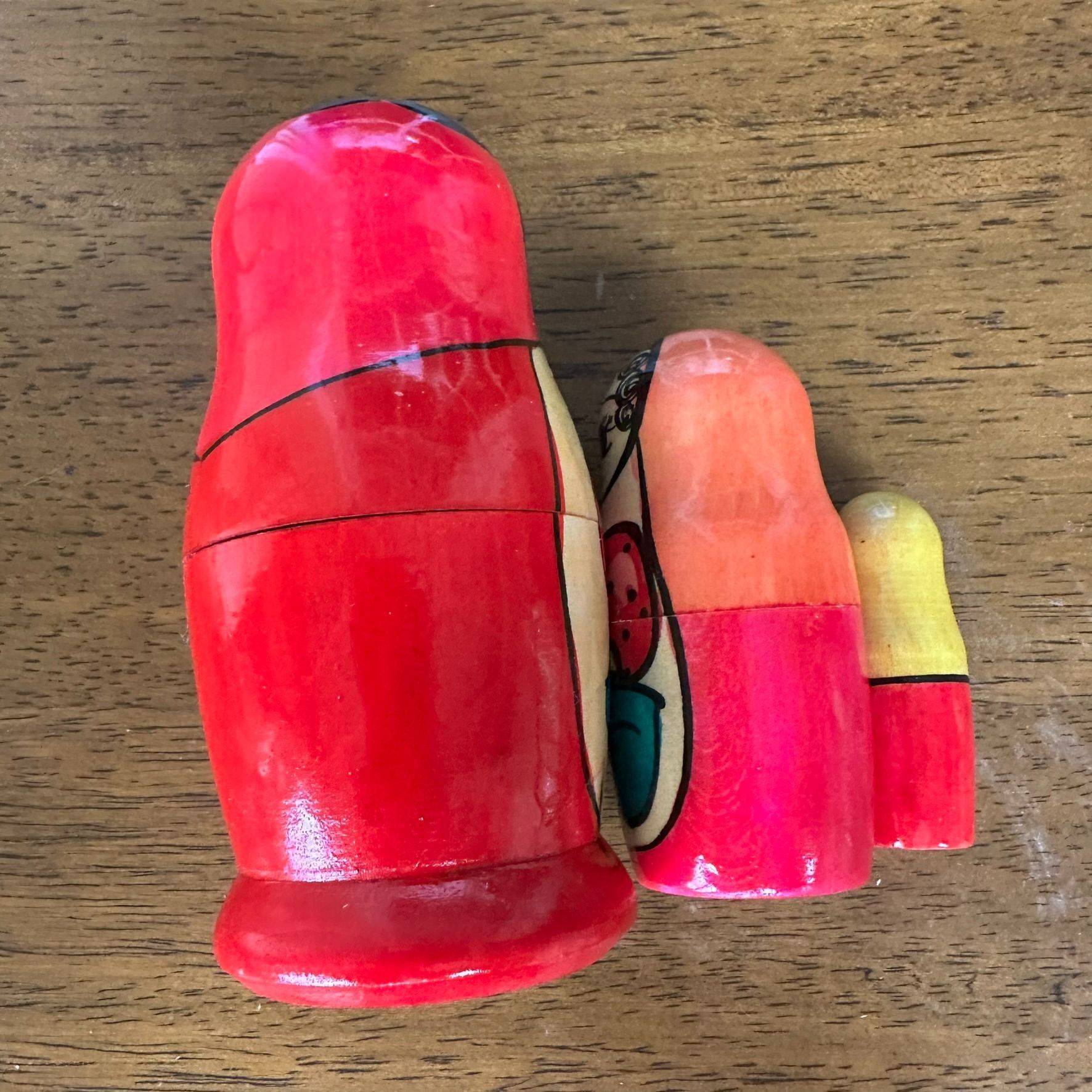 Handmade × Vintage Vintage Russian Nesting Doll Set of 3 Red Floral Matryoshka Size ONE SIZE - 4 Thumbnail