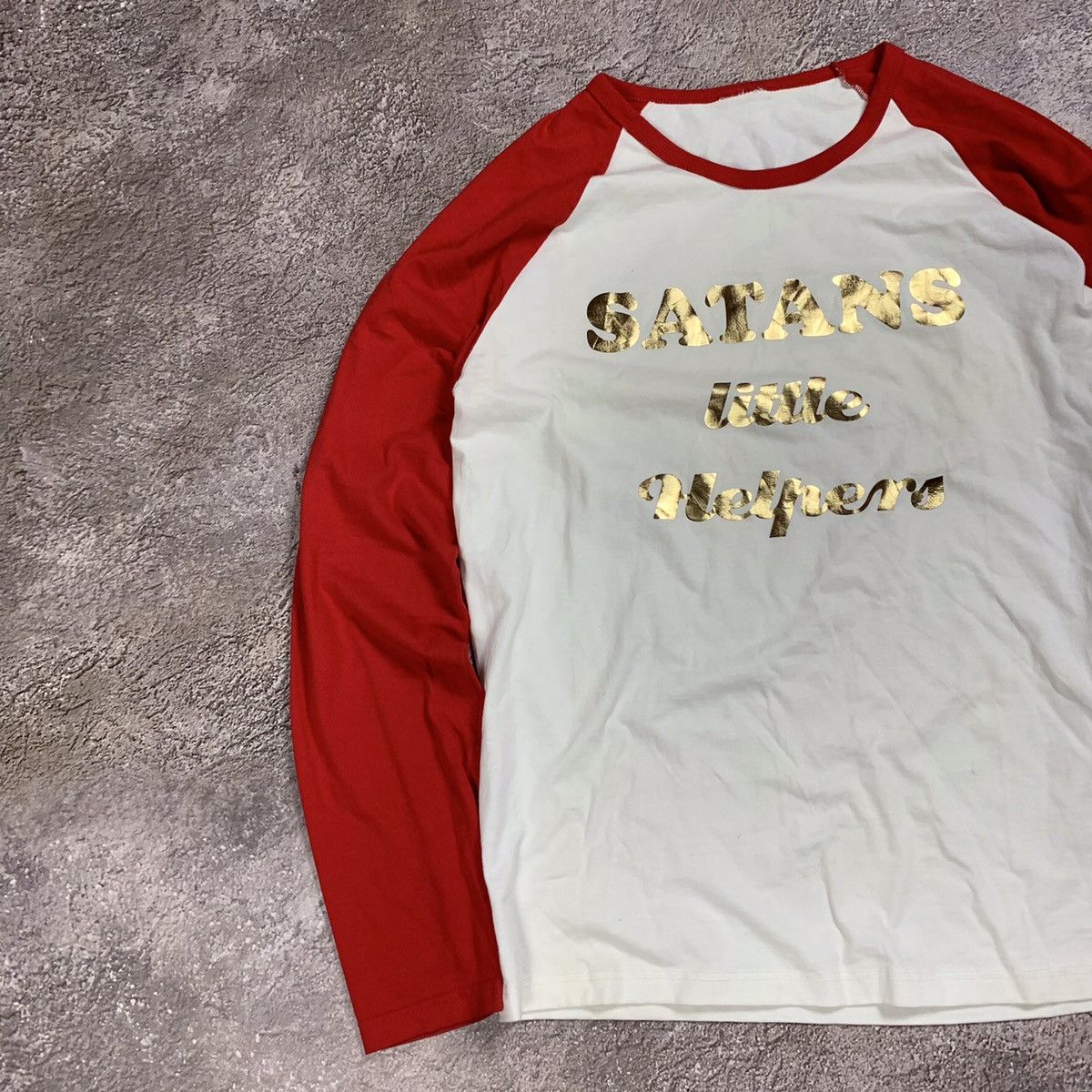 Vintage Vintage Y2K Raglan Graphic Tee Satan Helpers Humor Skate M Size US M / EU 48-50 / 2 - 3 Thumbnail