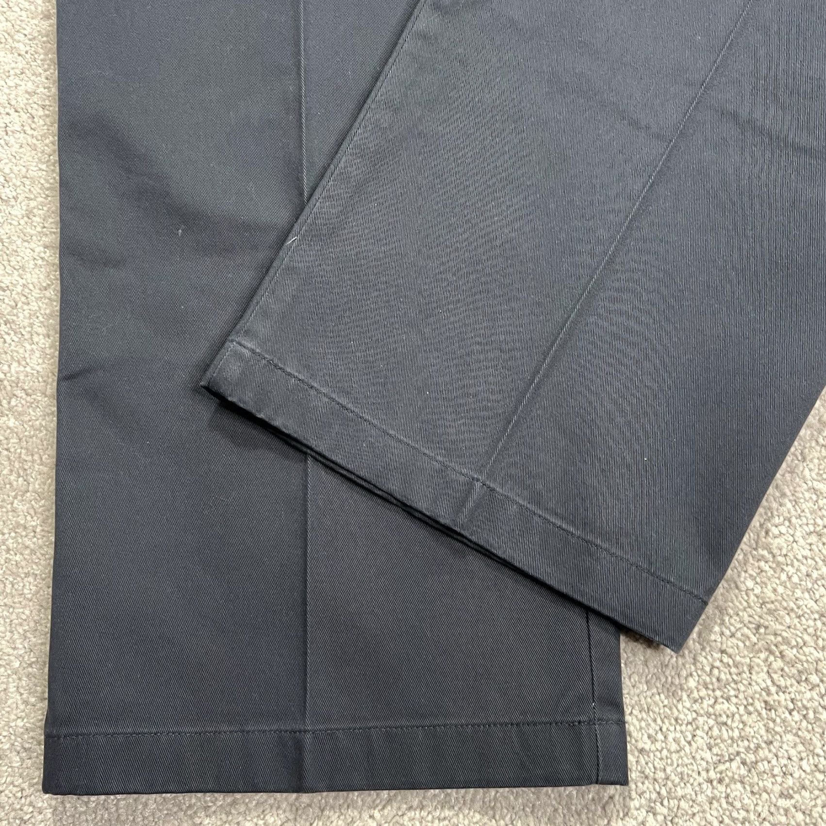 Vintage VINTAGE? No. LL Bean Pants Mens 44x30 Navy Blue Wrinkle Free Cotton Chino NWT LL Bean Double L Chino Regular Straight Navy Blue Mens 44x30 Pants Size US 44 / EU 60 - 5 Thumbnail