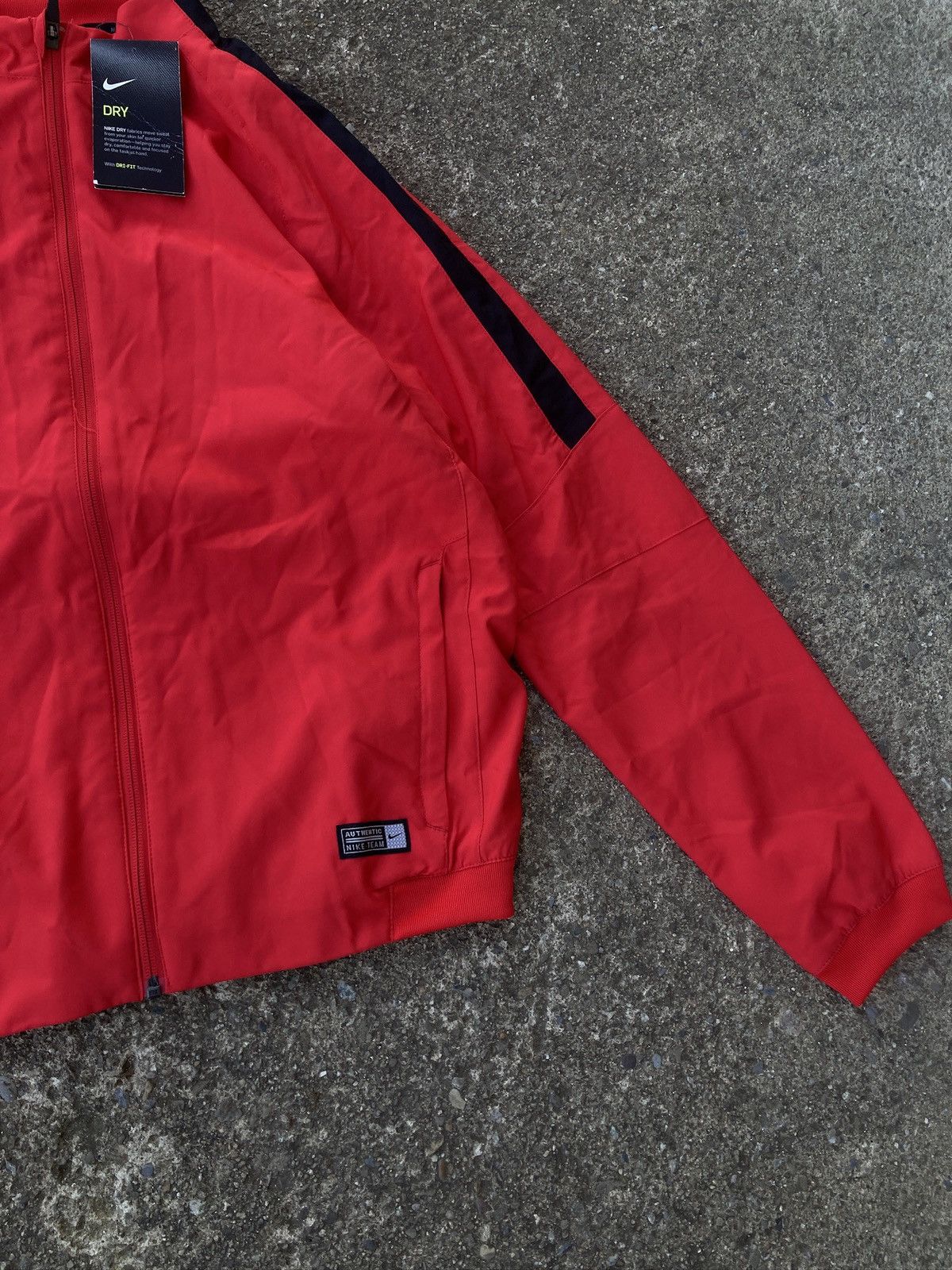 Nike × Vintage Vintage 2000s Nike trackjacket Size M / US 6-8 / IT 42-44 - 4 Thumbnail