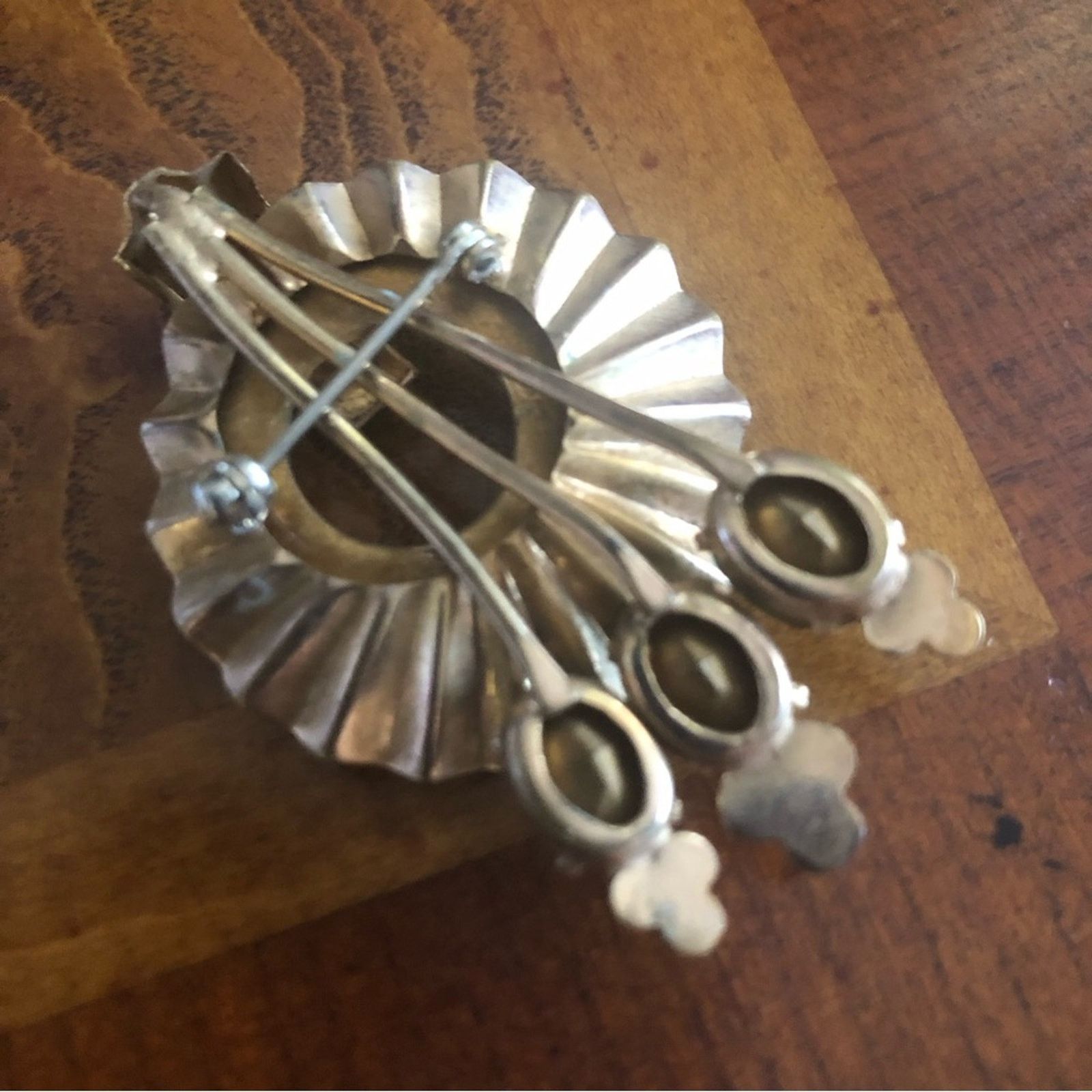 Other Antique art deco emerald stone pearl accent brooch pin Size ONE SIZE - 2 Thumbnail
