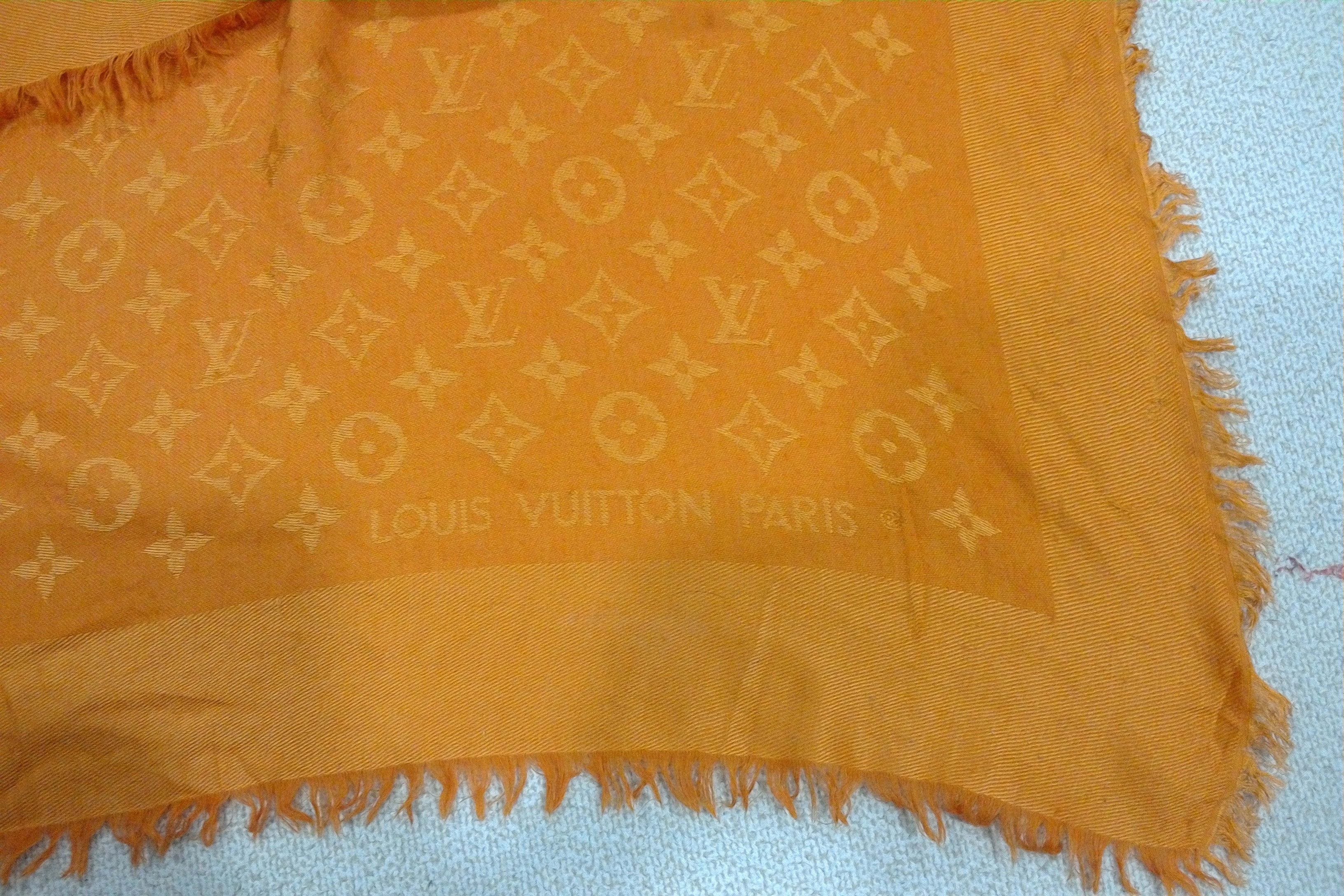Louis Vuitton Louis Vuitton Scarf Silk Metal Monogram Patern LV Size ONE SIZE - 3 Thumbnail