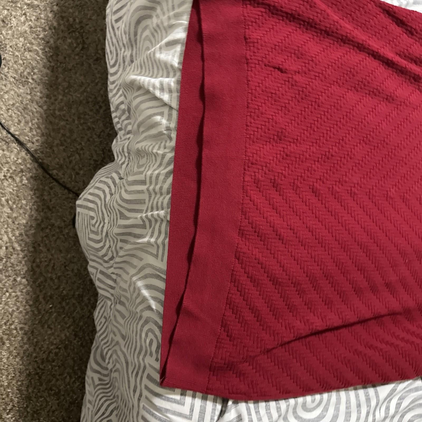 Roundtree & Yorke Roundtree and Yorke Men's burgundy Sweater Vest 1 Casual 2XL Size US XXL / EU 58 / 5 - 5 Thumbnail