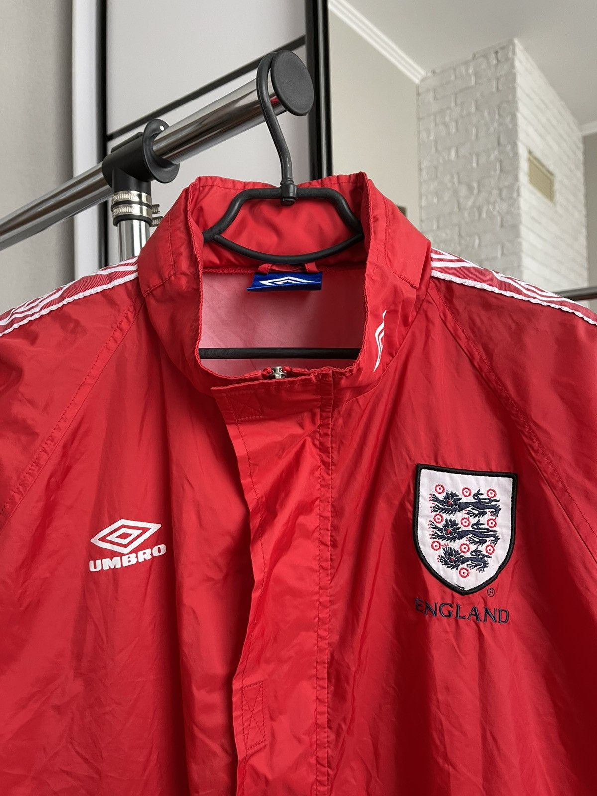 Umbro Umbro England Vintage Soccer Nylon Training Zip Jacket 90s Size US L / EU 52-54 / 3 - 6 Thumbnail