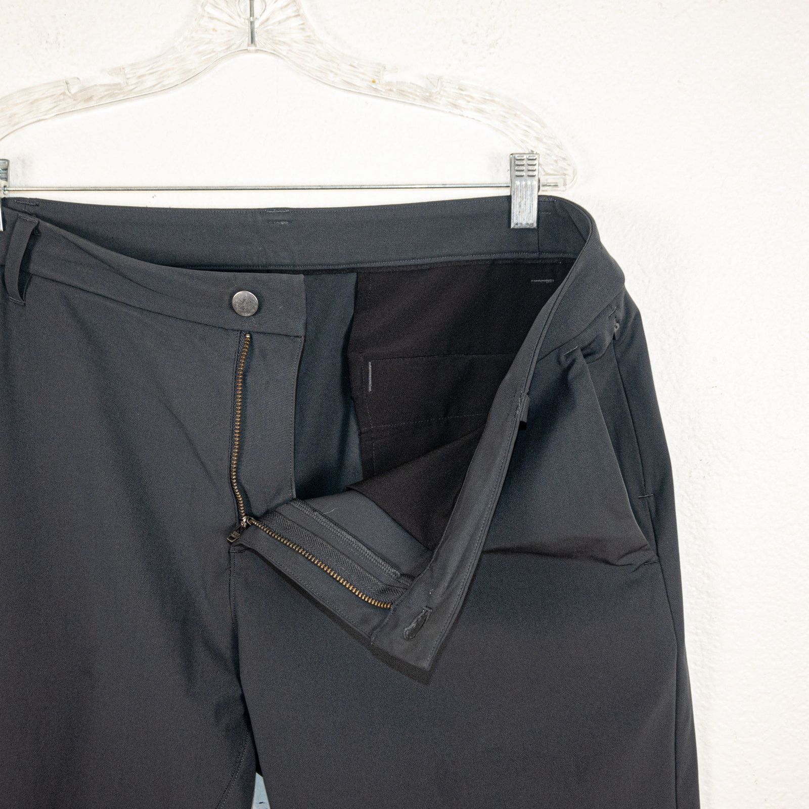 Lululemon Lululemon Men's Commission Pants Classic warpstreme size 38 Size US 38 / EU 54 - 4 Thumbnail