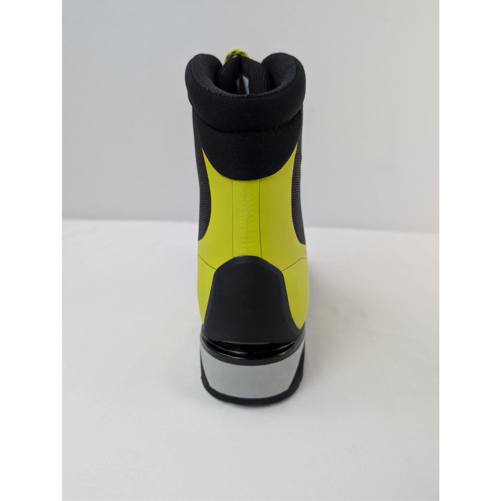 Arc'teryx o1rshd1 Acrux LT GTX mountaineering boots in black/yellow Size US 13 / EU 46 - 16 Thumbnail