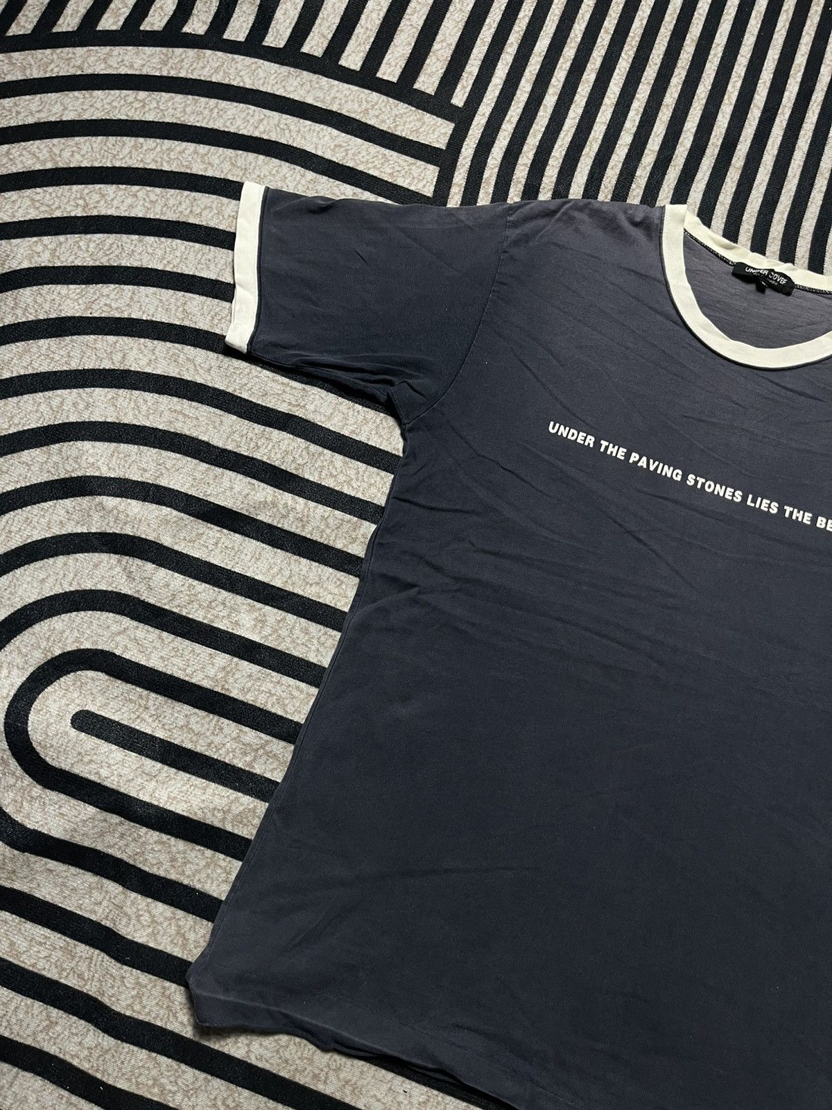Undercover SS95 UNDERCOVER “UNDER THE PAVING STONES LIES THE BEACH”TEES Size US L / EU 52-54 / 3 - 3 Thumbnail