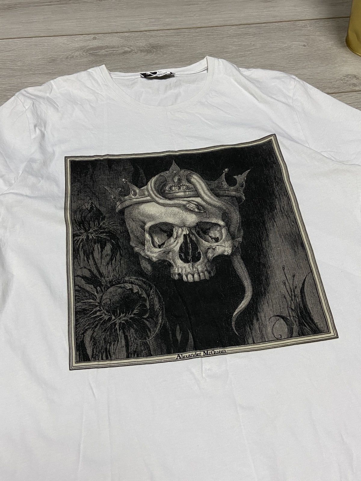 Alexander McQueen RARE Alexander McQueen skull king snake vintage t-shirt Size US S / EU 44-46 / 1 - 3 Thumbnail
