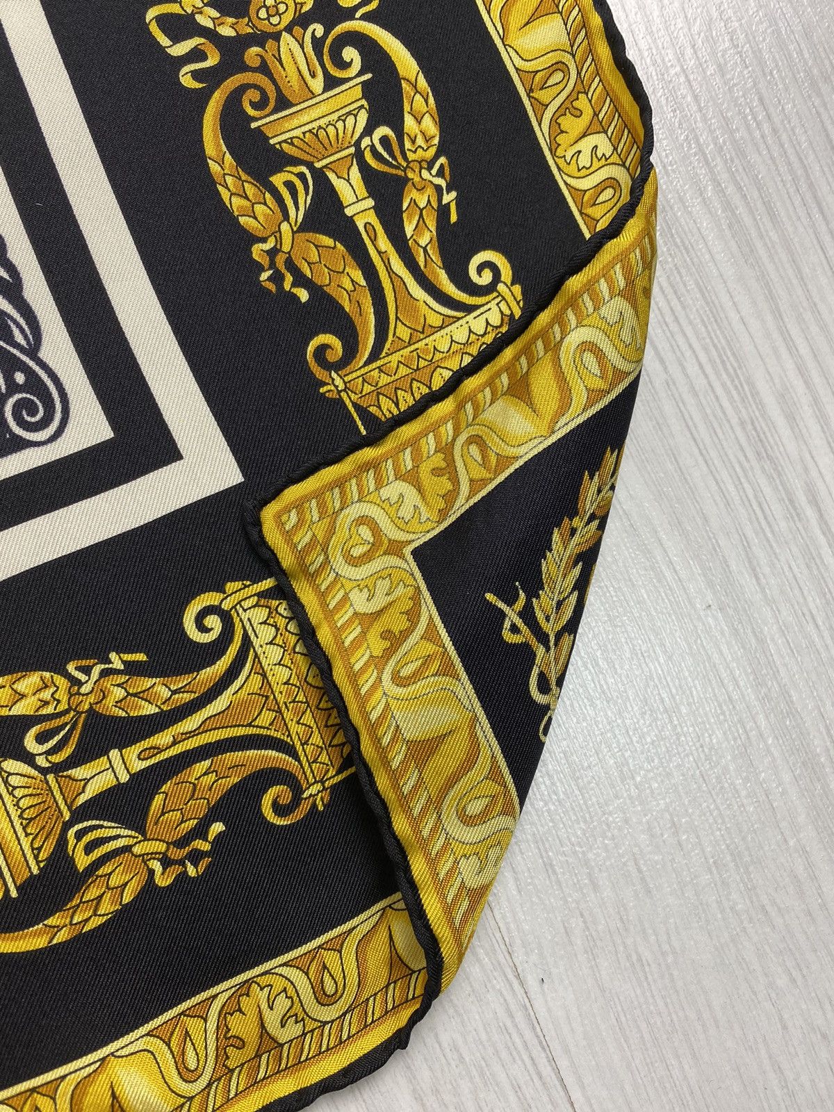 Versace Vintage Gianni Versace Tiger Silk Scarf like Hermes Size ONE SIZE - 4 Thumbnail