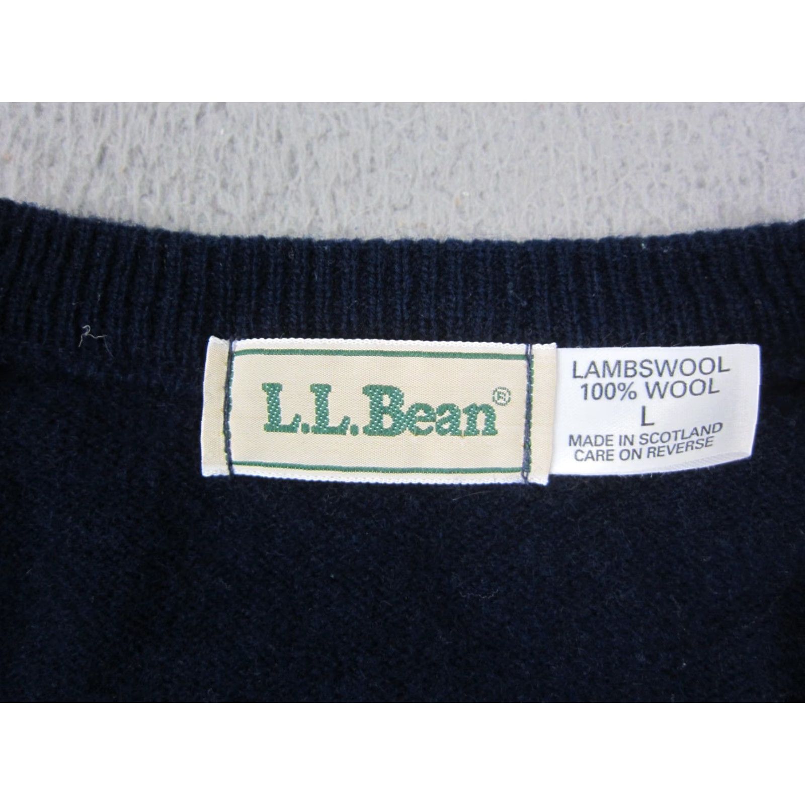Vintage VINTAGE L.L. Bean Vest Sweater Mens L Blue Wool V-Neck Scotland 80s Size US L / EU 52-54 / 3 - 3 Thumbnail
