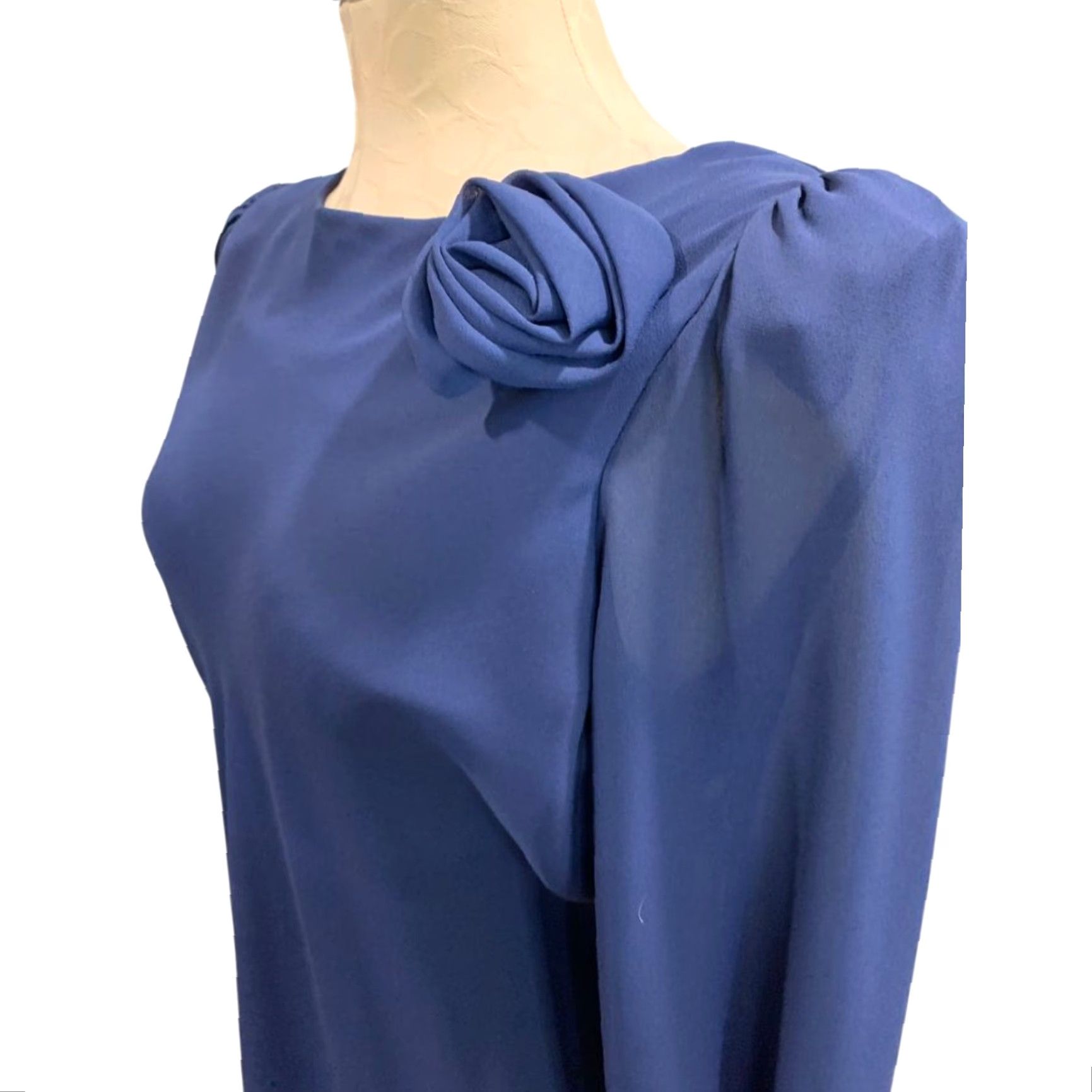 Vintage VINTAGE After Dark Navy Blue Dress Shoulder Pads Rosette Medium M Women Dress Long Blue Rosette 44" Shoulder to Hem Mens? Women? Size M / US 6-8 / IT 42-44 - 4 Thumbnail