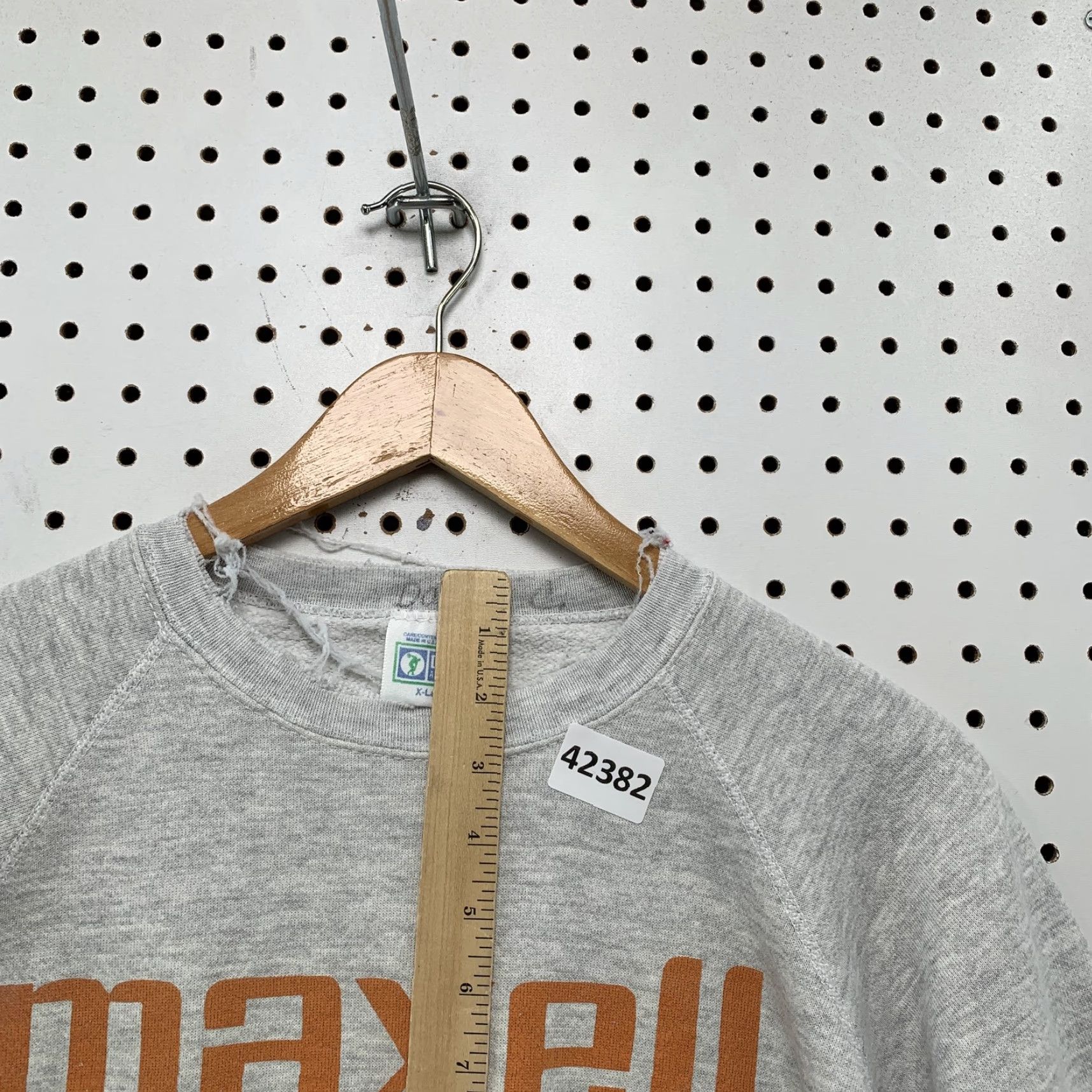 Vintage VINTAGE Maxwell Discus Athletic Gray XL Pullover 80s Sweatshirt Graphic Print Men’s 80s, 90s pullover Discu s? Size US XL / EU 56 / 4 - 5 Thumbnail