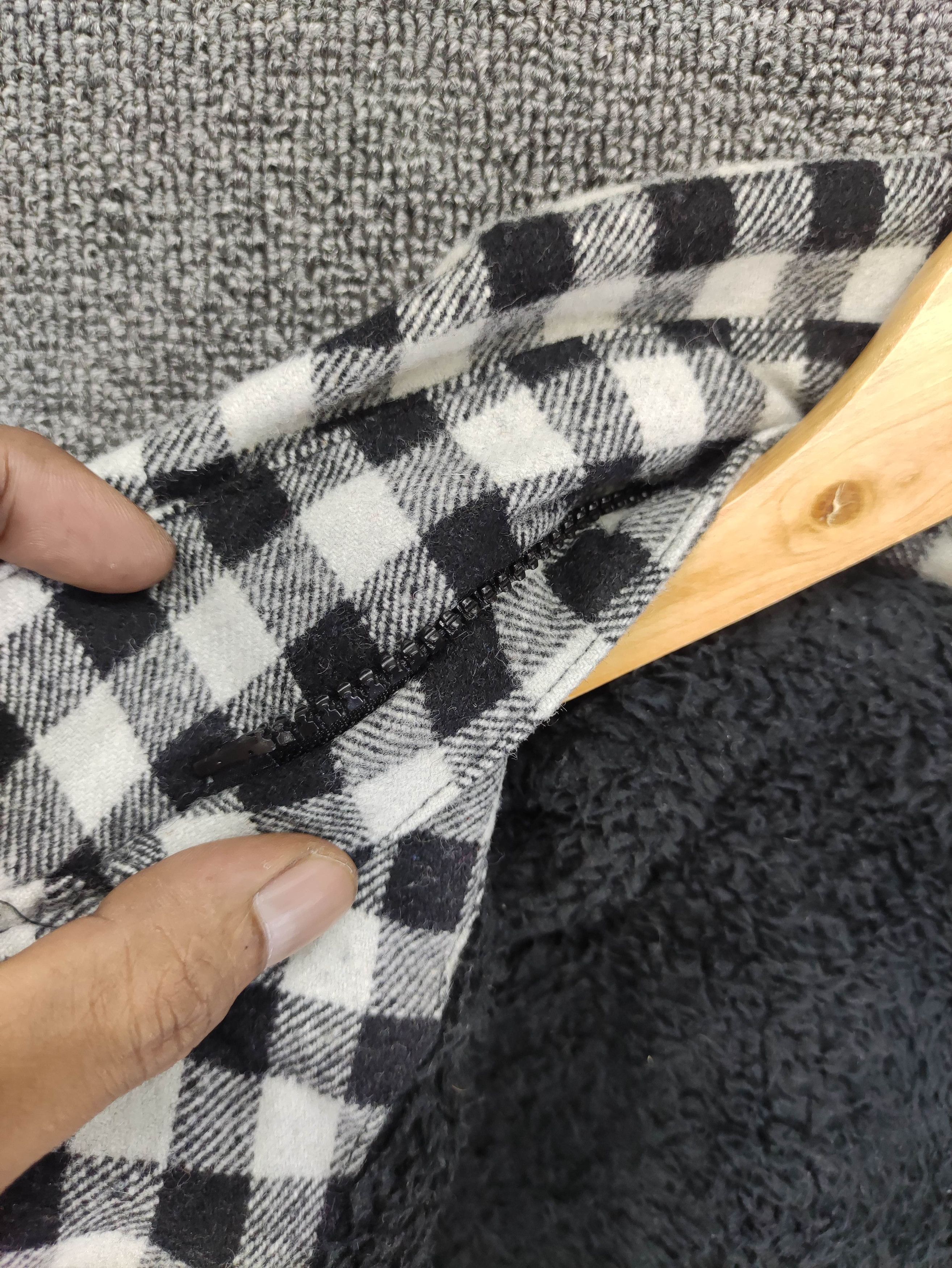 Japanese Brand Vintage Japanese Brand Plaid Wool Jacket With Hoodie Size S / US 4 / IT 40 - 8 Thumbnail