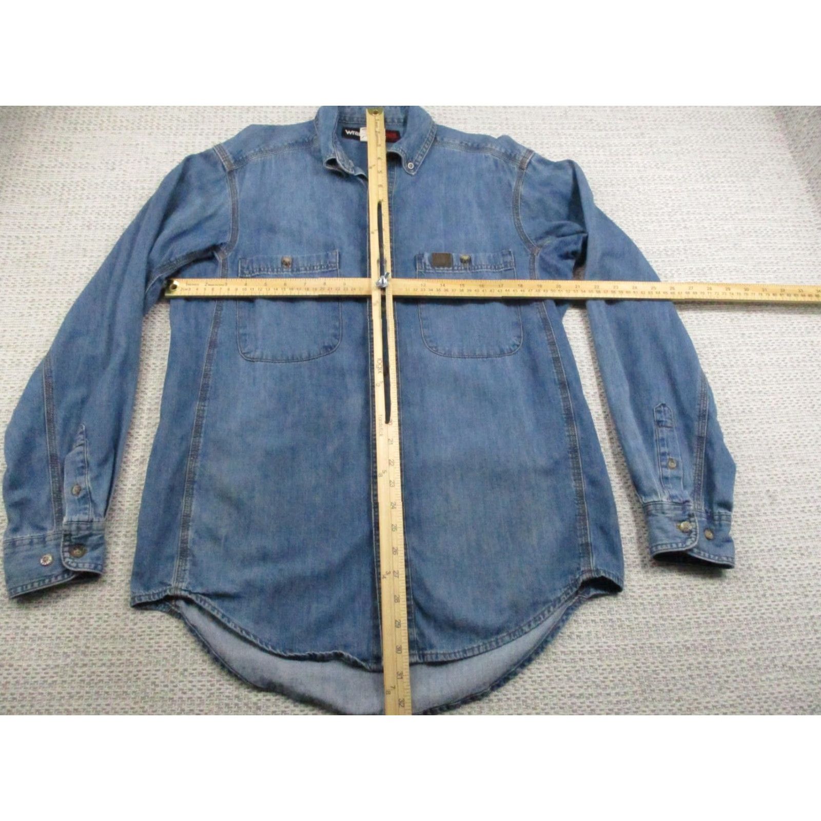Wrangler VINTAGE Wrangler Riggs Workwear Shirt Mens Medium Blue Denim Button Up Long Sleeve Size US XL / EU 56 / 4 - 7 Thumbnail