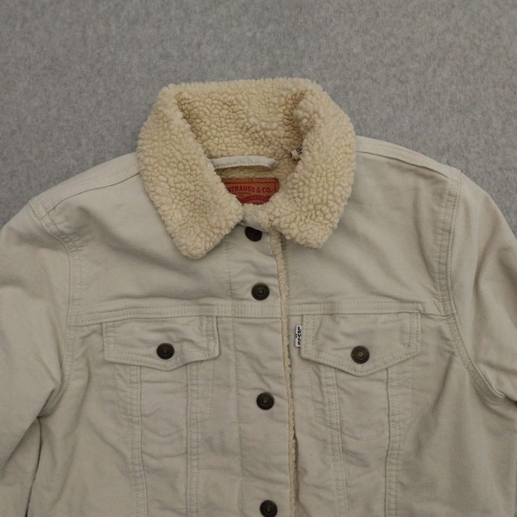 Levi's LEVI'S Jacket Womens Small Sherpa Lined Trucker Fleece Coat Short Beige Staple Basic Jacket Women Small 18X21 Size: Small Size S / US 4 / IT 40 - 6 Thumbnail
